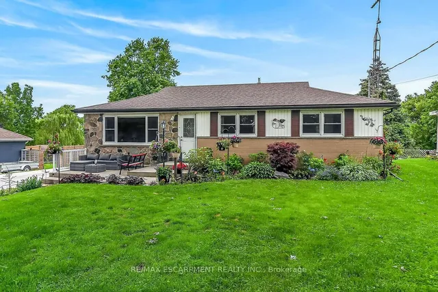 7344 Dickenson Rd, Hamilton 4
