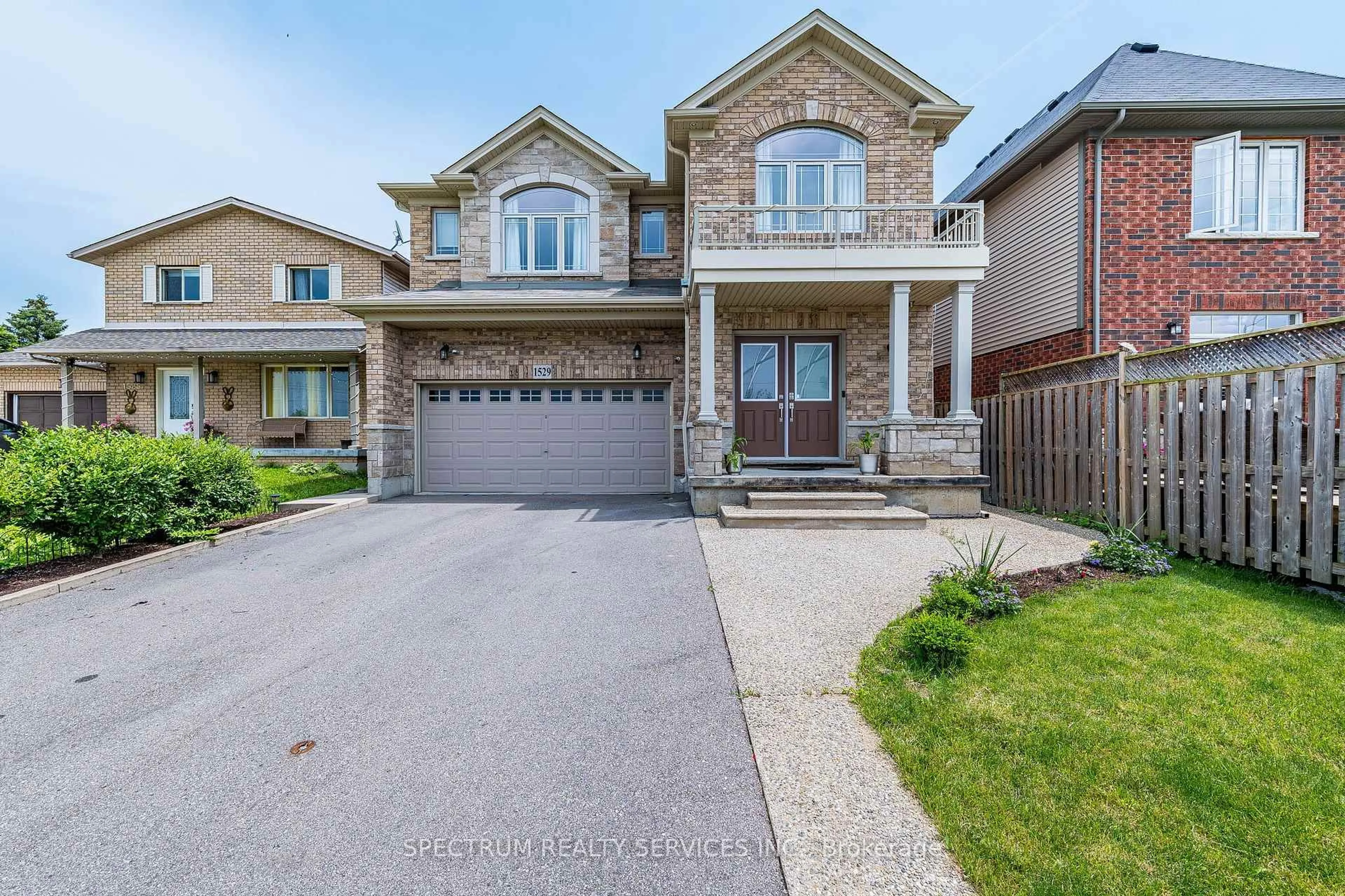Home with brick exterior material, street for 1529 Upper Sherman Ave, Hamilton Ontario L8W 1C4