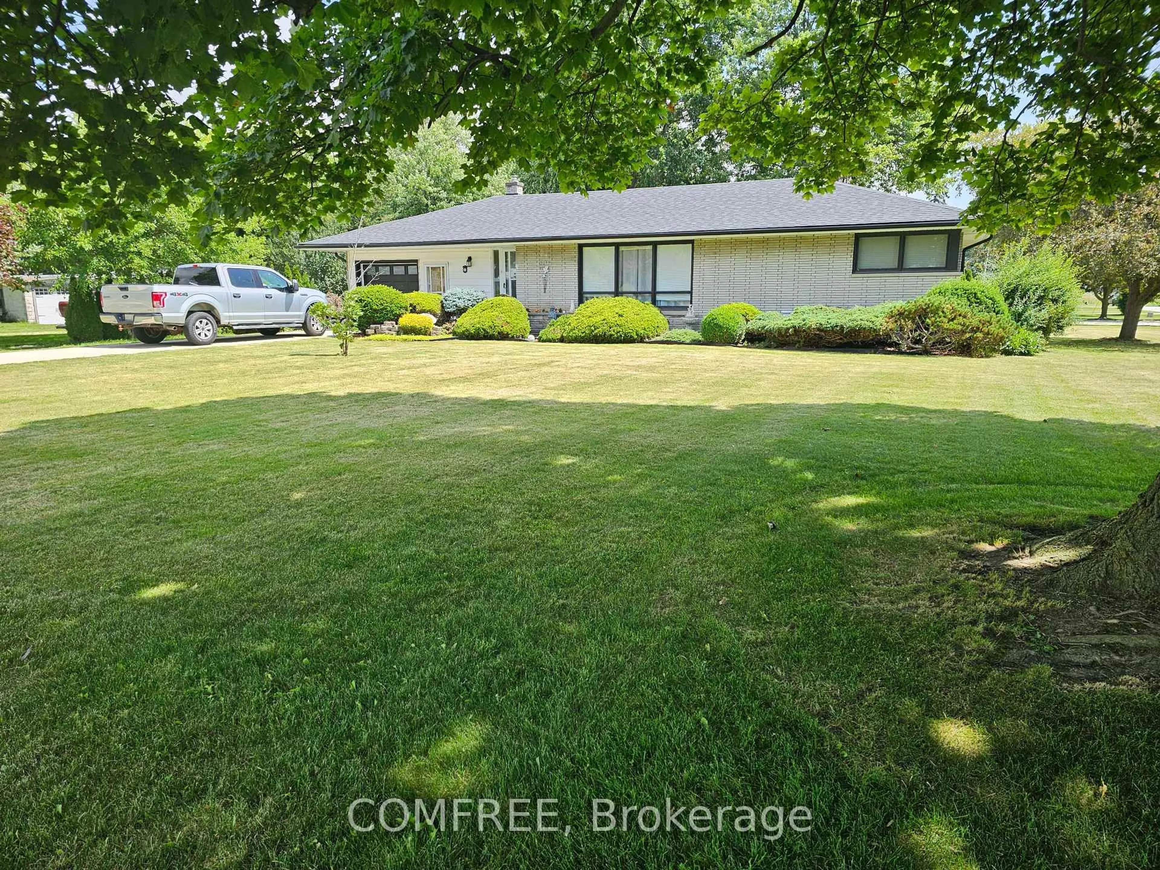 A pic from outside/outdoor area/front of a property/back of a property/a pic from drone, unknown for 6 Sullivan St, Chatham-Kent Ontario N0P 1W0