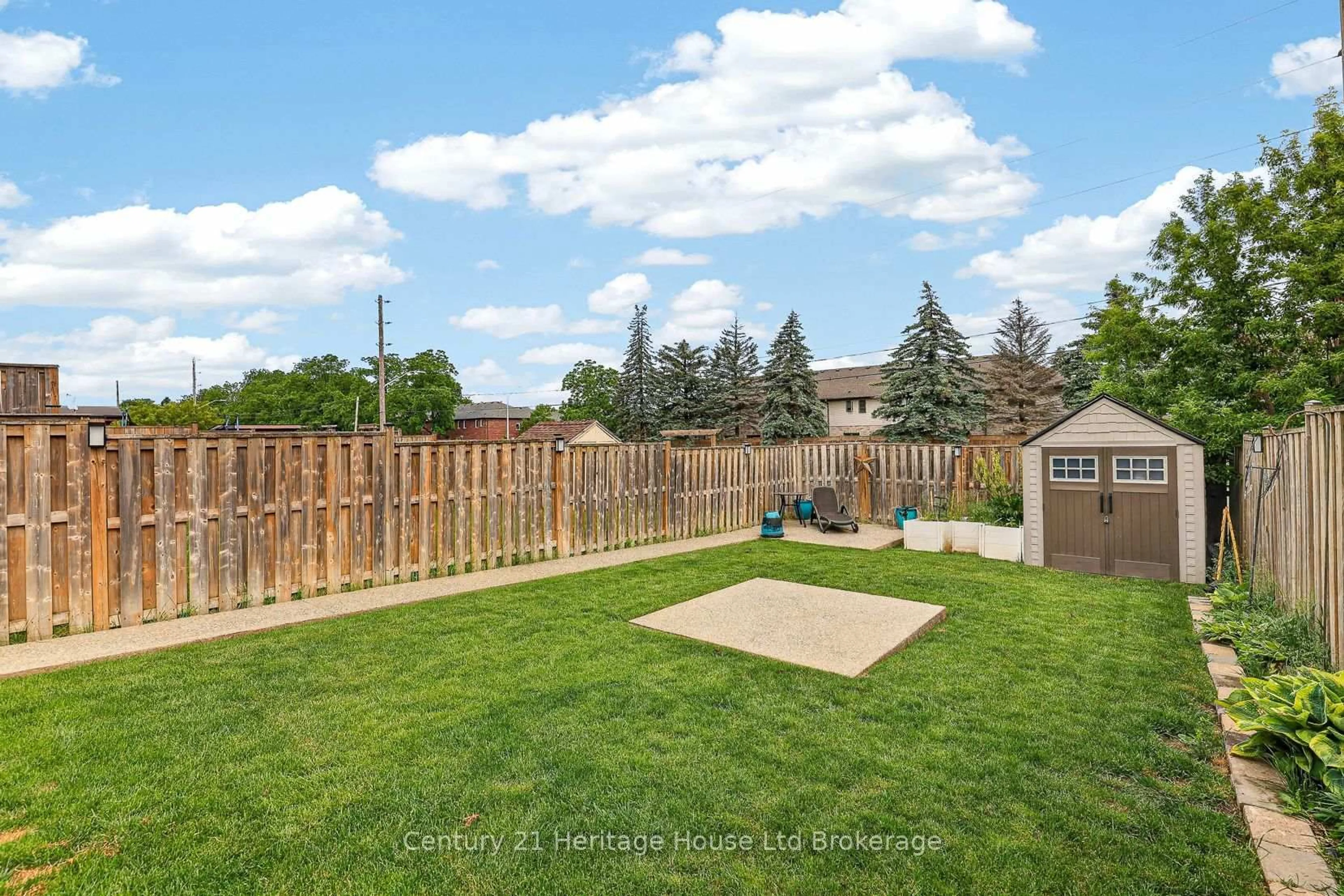 Patio, unknown for 1180 CAEN Ave, Woodstock Ontario N4T 0G3