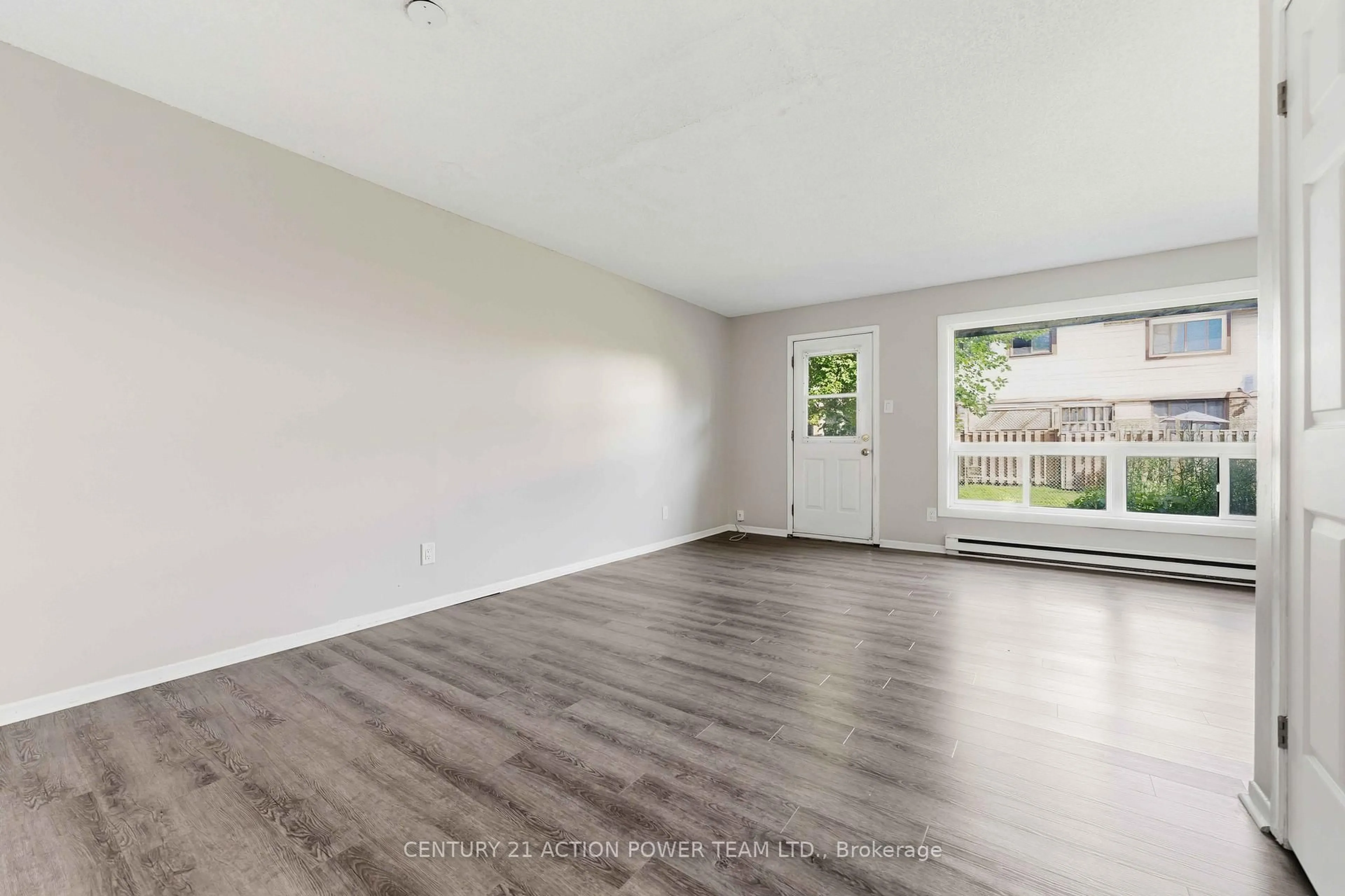 A pic of a room for 39 Woodvale Green Dr #A, Ottawa Ontario K2G 4H3