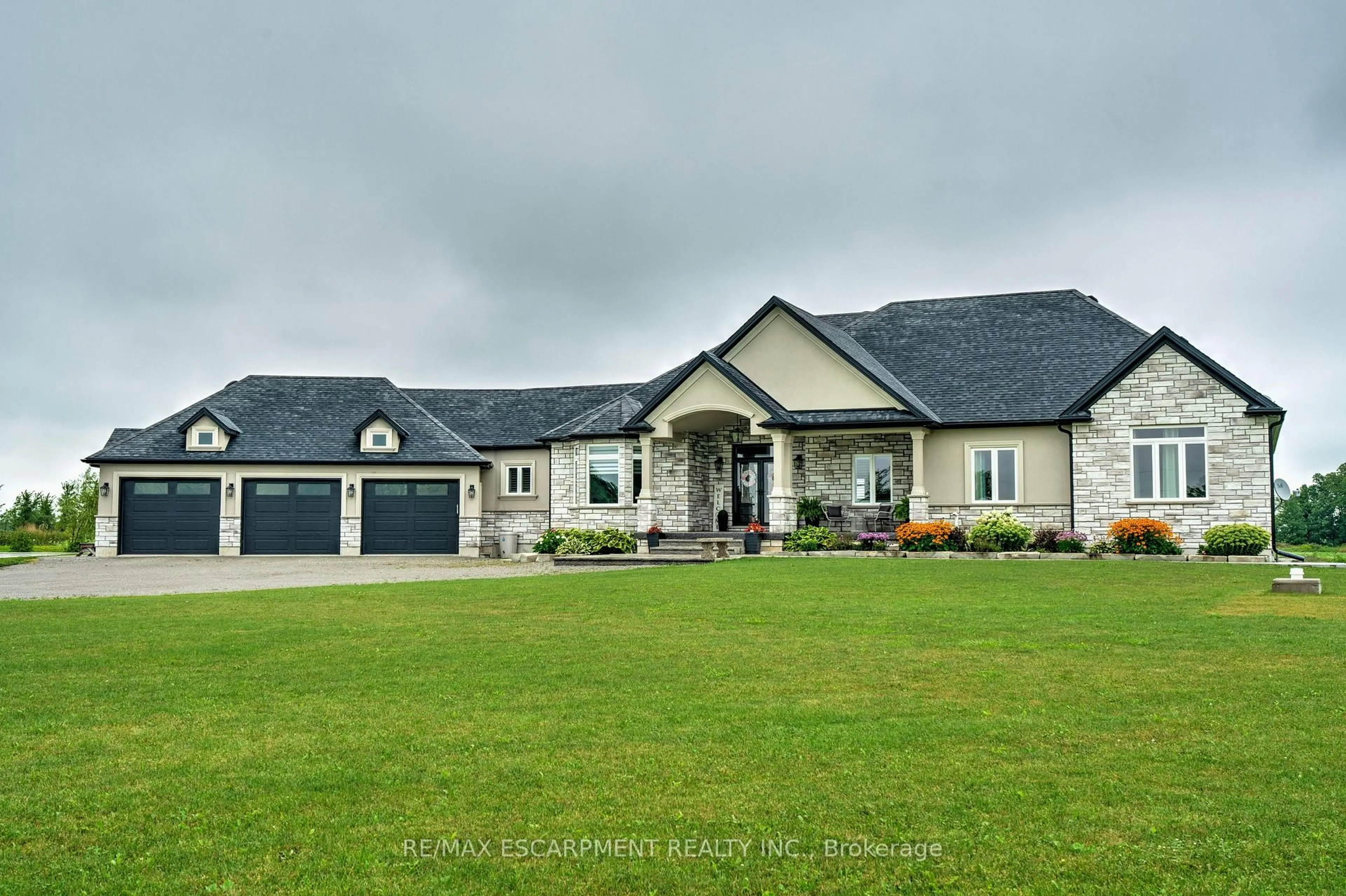 Home with vinyl exterior material, unknown for 148 MOORES Rd, Haldimand Ontario N0A 1R0
