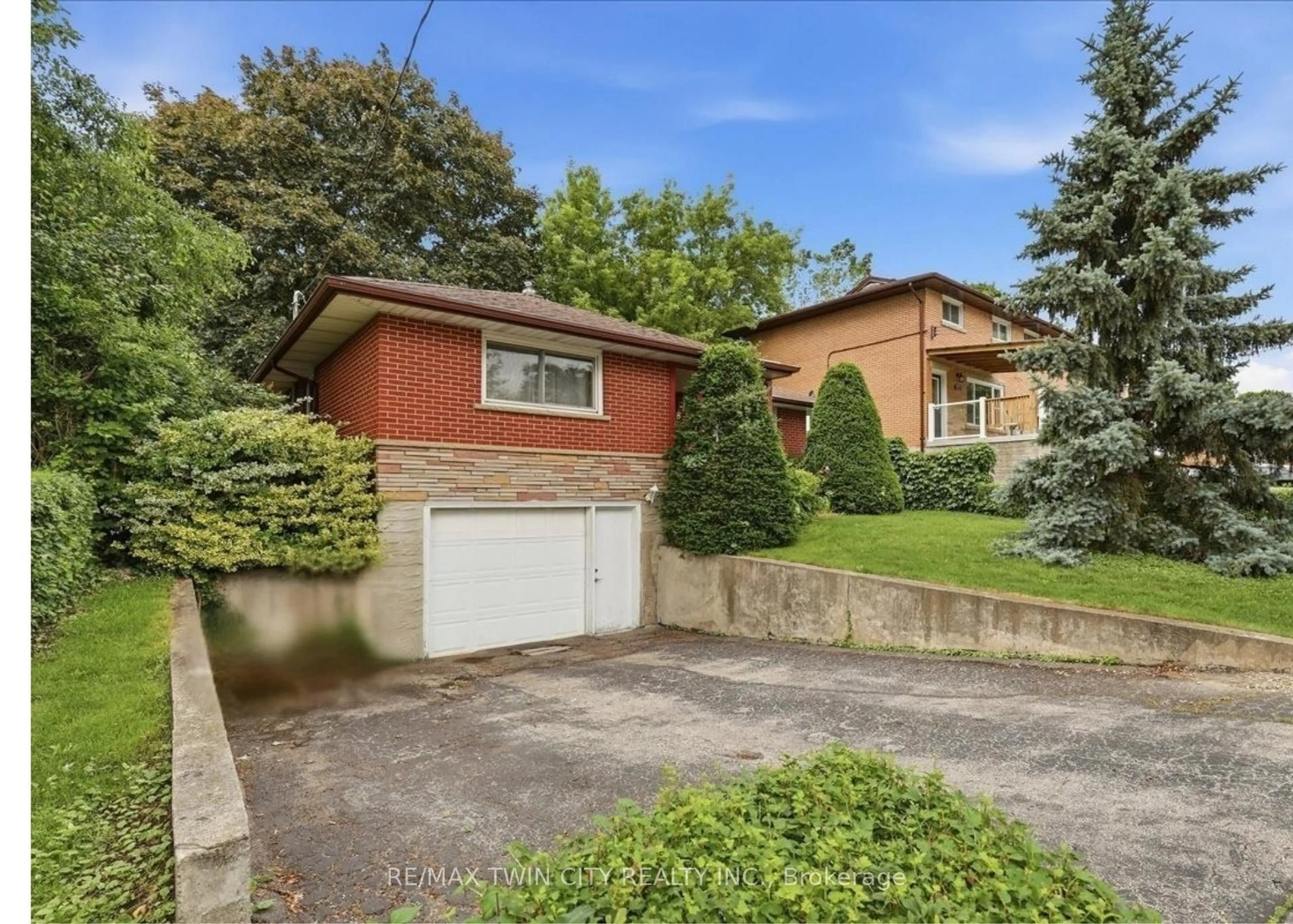 Home with brick exterior material, street for 118 Wilfred Ave, Kitchener Ontario N2A 1X1