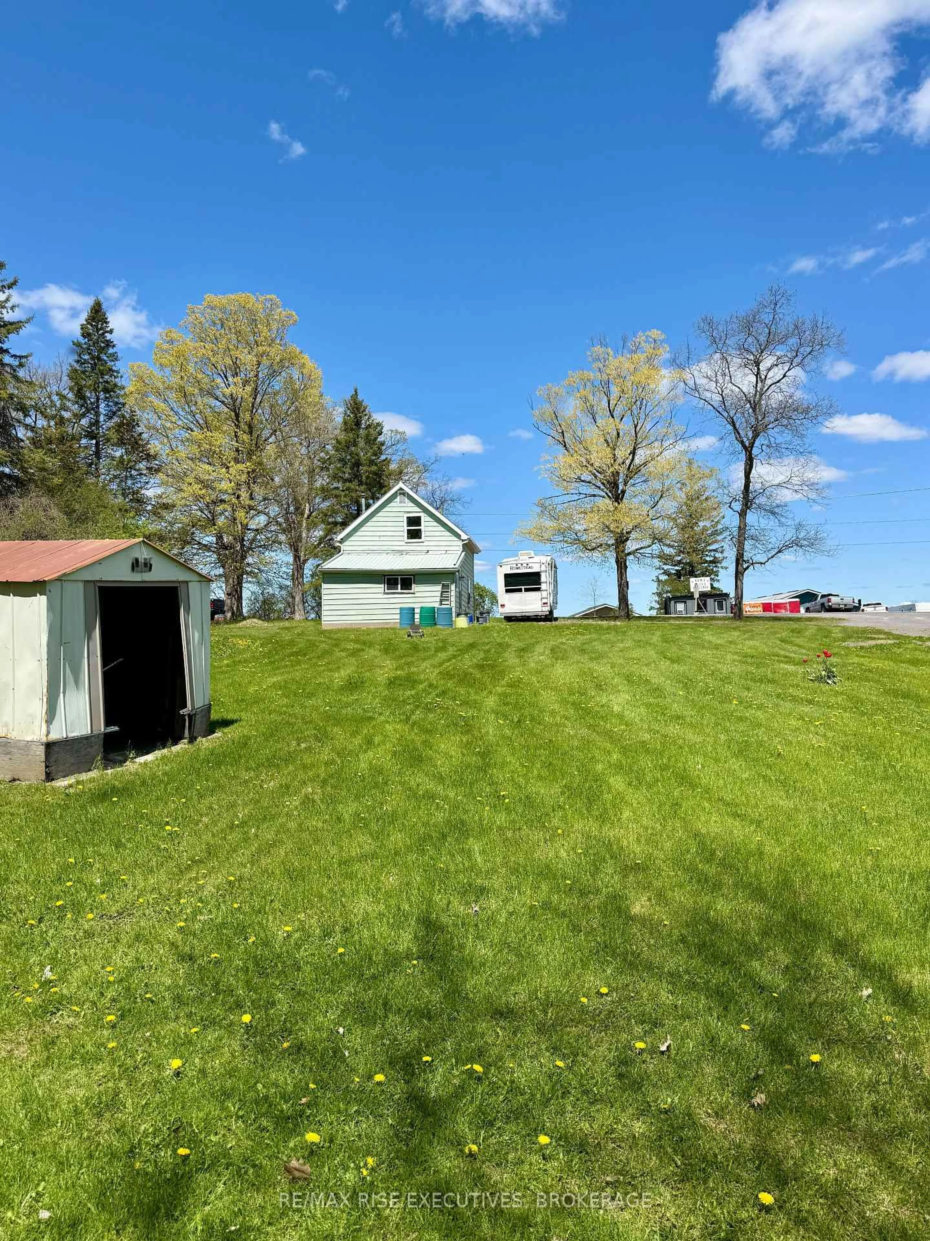 A pic from outside/outdoor area/front of a property/back of a property/a pic from drone, unknown for 14 Dundas St, Deseronto Ontario K0K 1X0