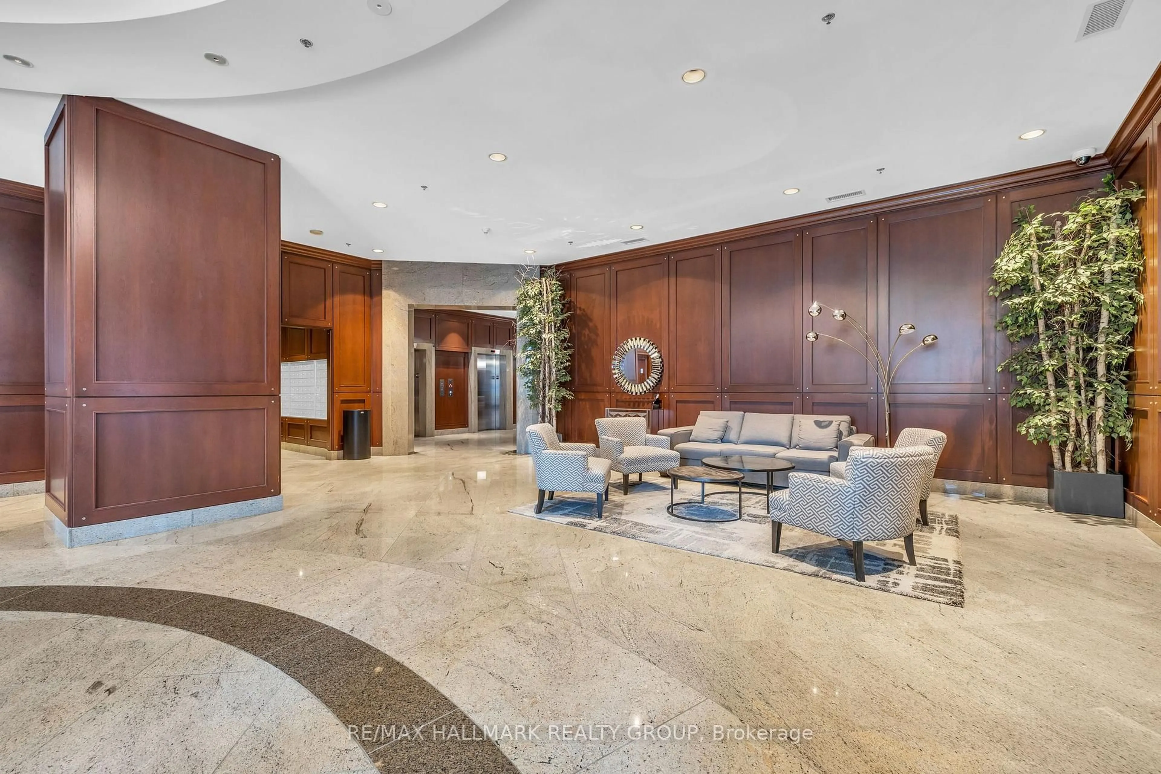 Lobby for 234 Rideau St #1509, Ottawa Ontario K1N 0A9