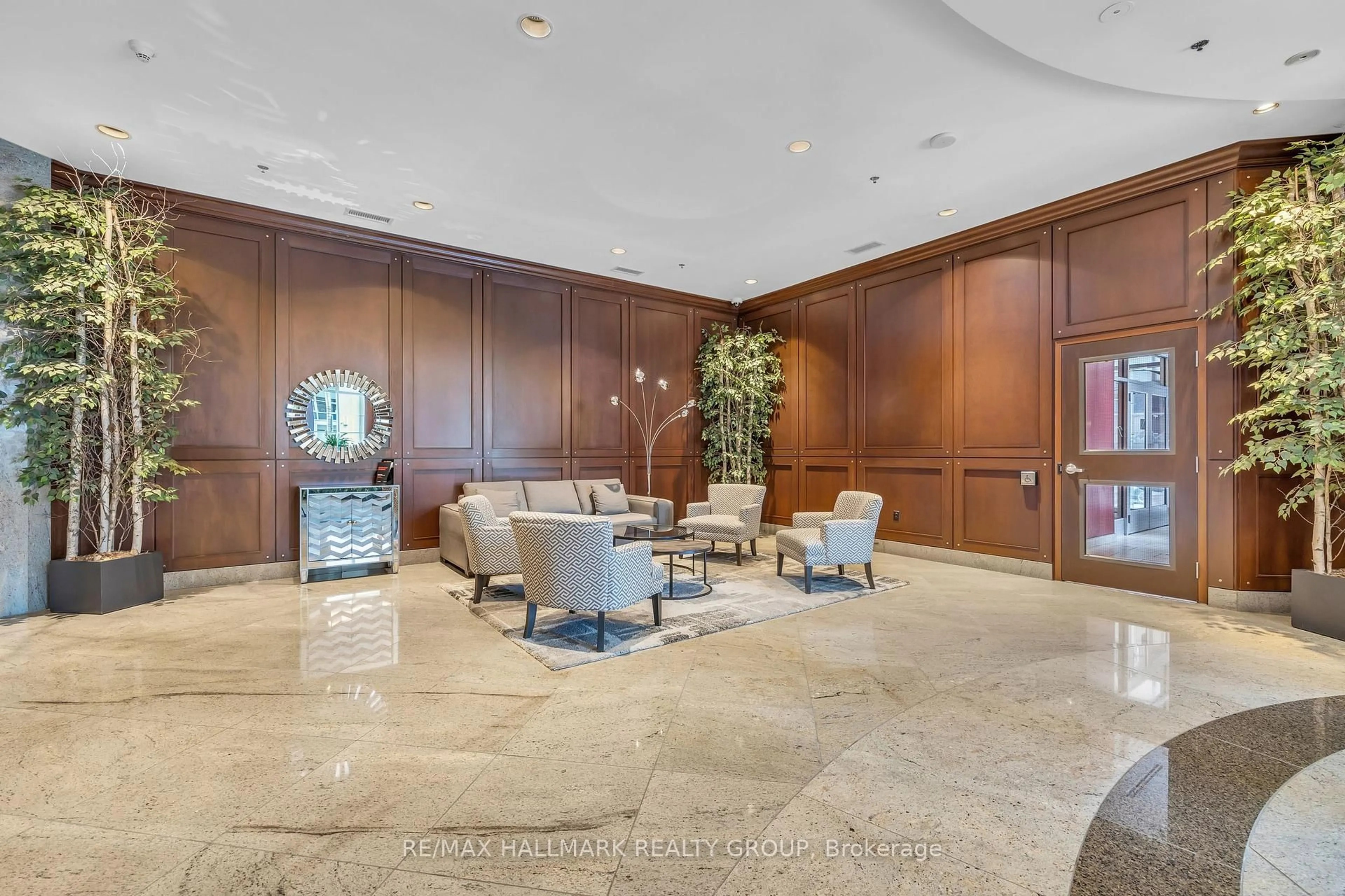 Lobby for 234 Rideau St #1509, Ottawa Ontario K1N 0A9