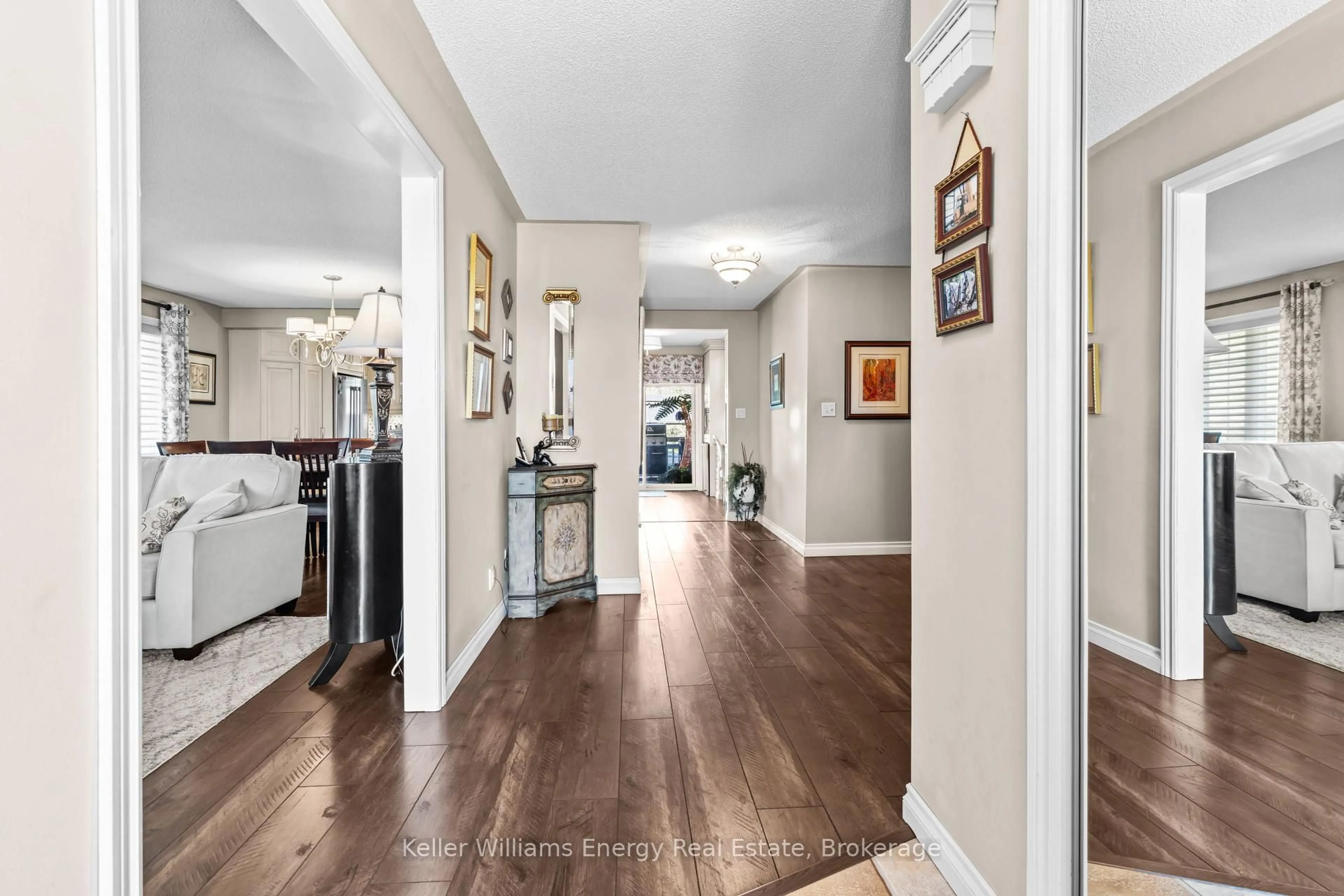 Indoor entryway for 18 Applewood Dr, Trent Hills Ontario K0L 1L0