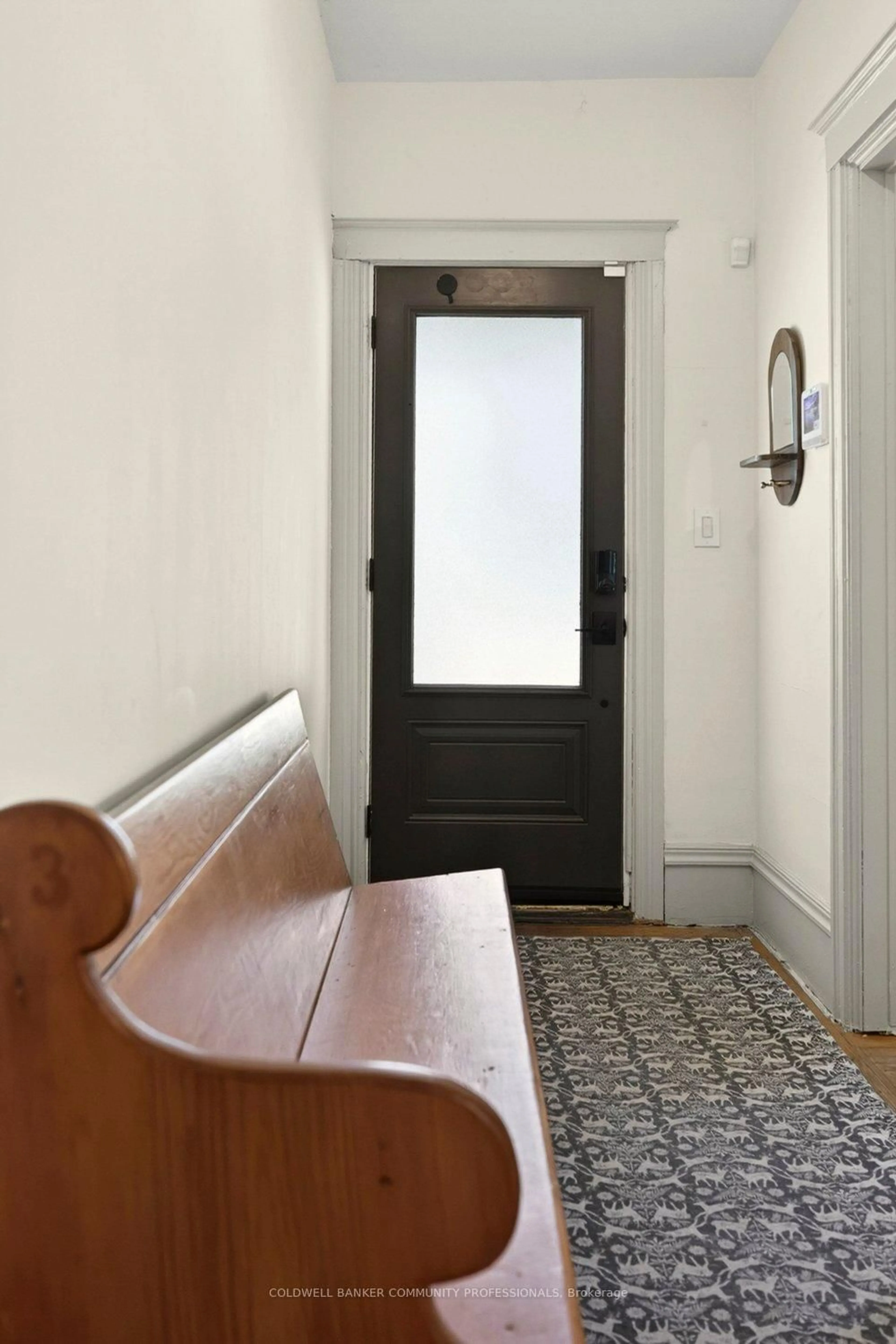 Indoor entryway for 148 Dundurn St, Hamilton Ontario L8R 3E8