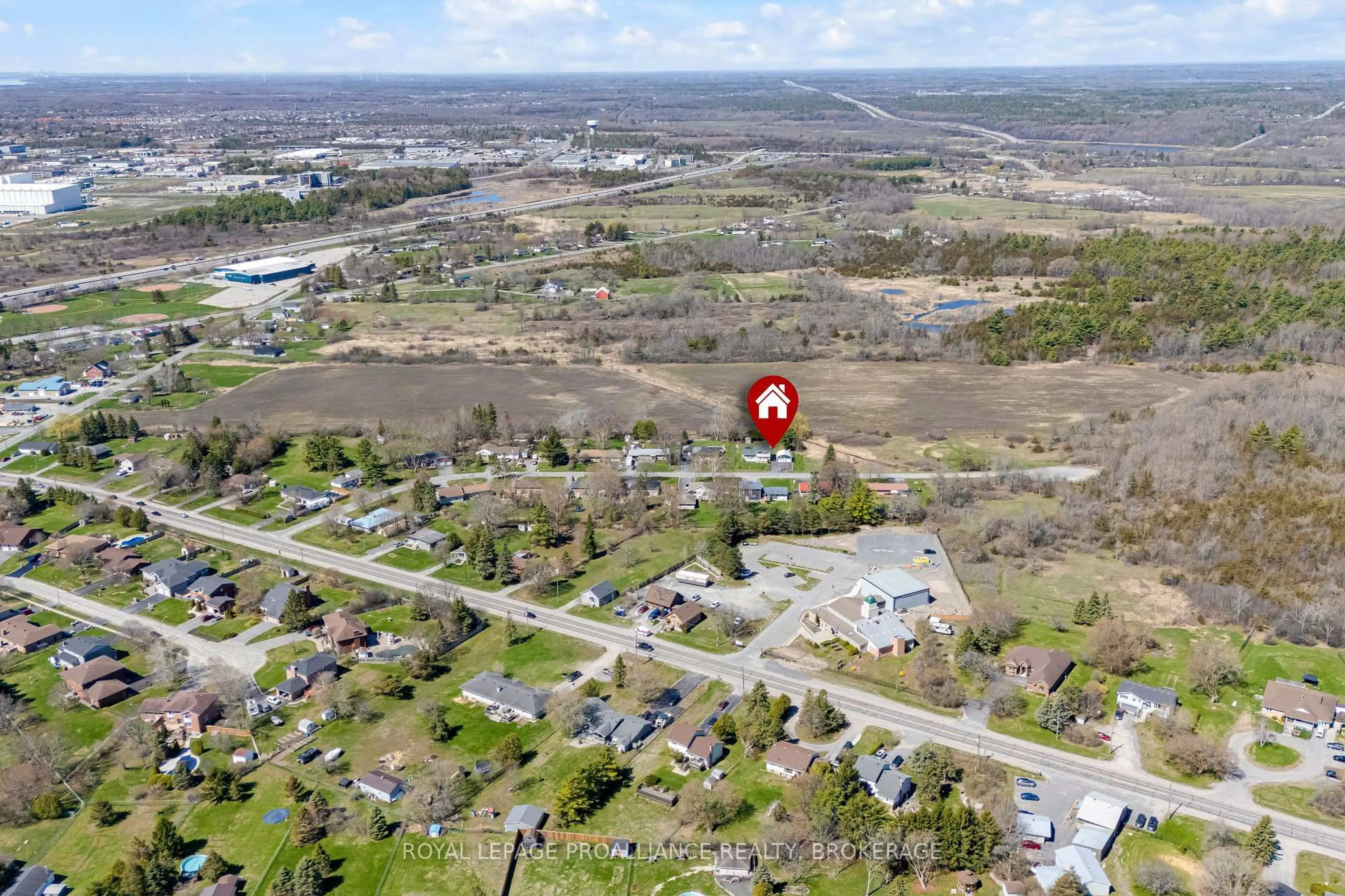 A pic from outside/outdoor area/front of a property/back of a property/a pic from drone, unknown for 1445 Aley St, Kingston Ontario K7L 4V4