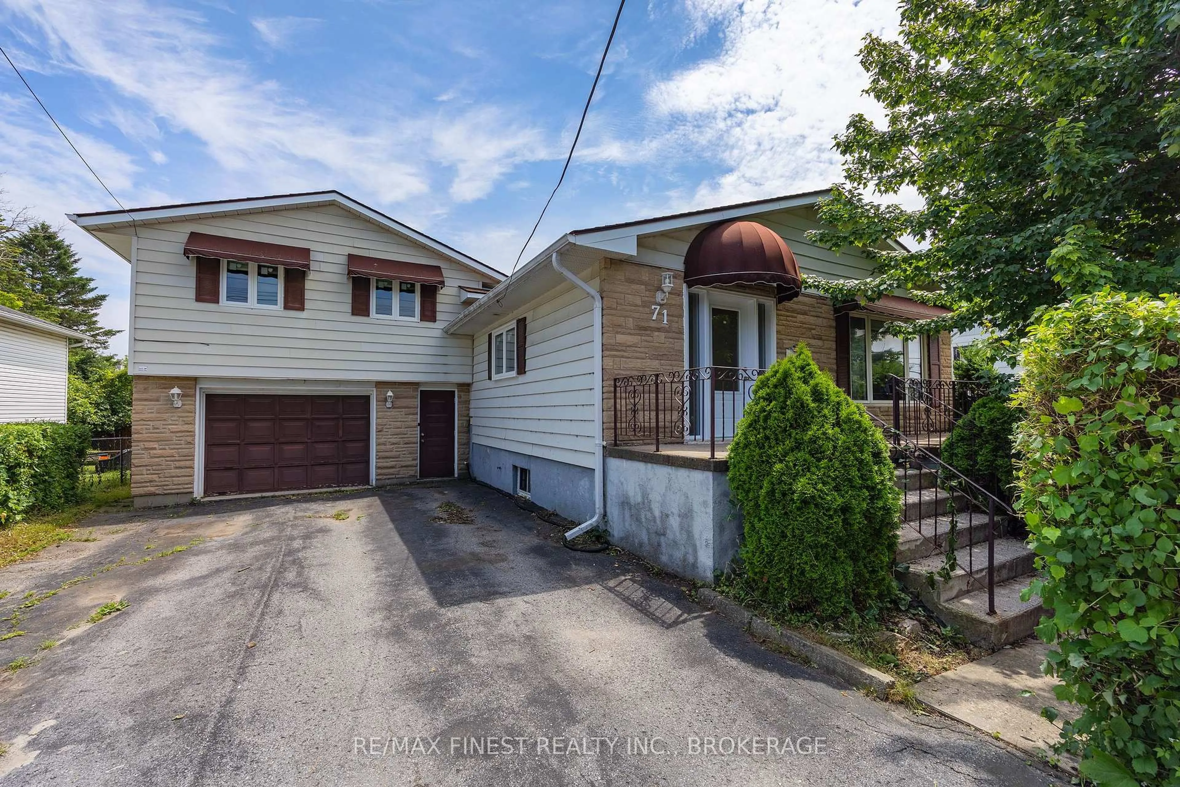 A pic from outside/outdoor area/front of a property/back of a property/a pic from drone, street for 71 Cartwright St, Kingston Ontario K7M 1P6
