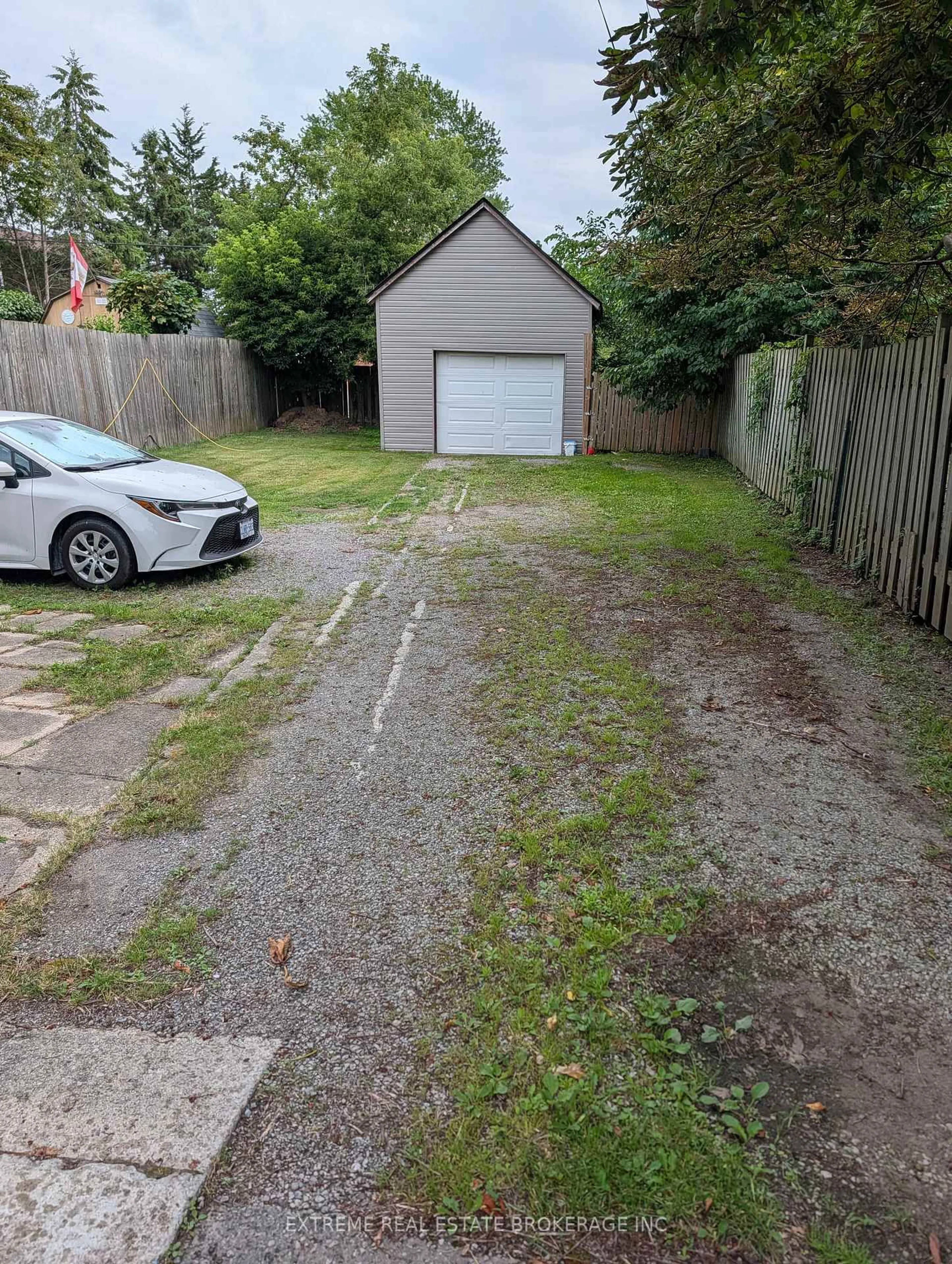 A pic from outside/outdoor area/front of a property/back of a property/a pic from drone, street for 177 Erie St, Port Colborne Ontario L3K 4M5