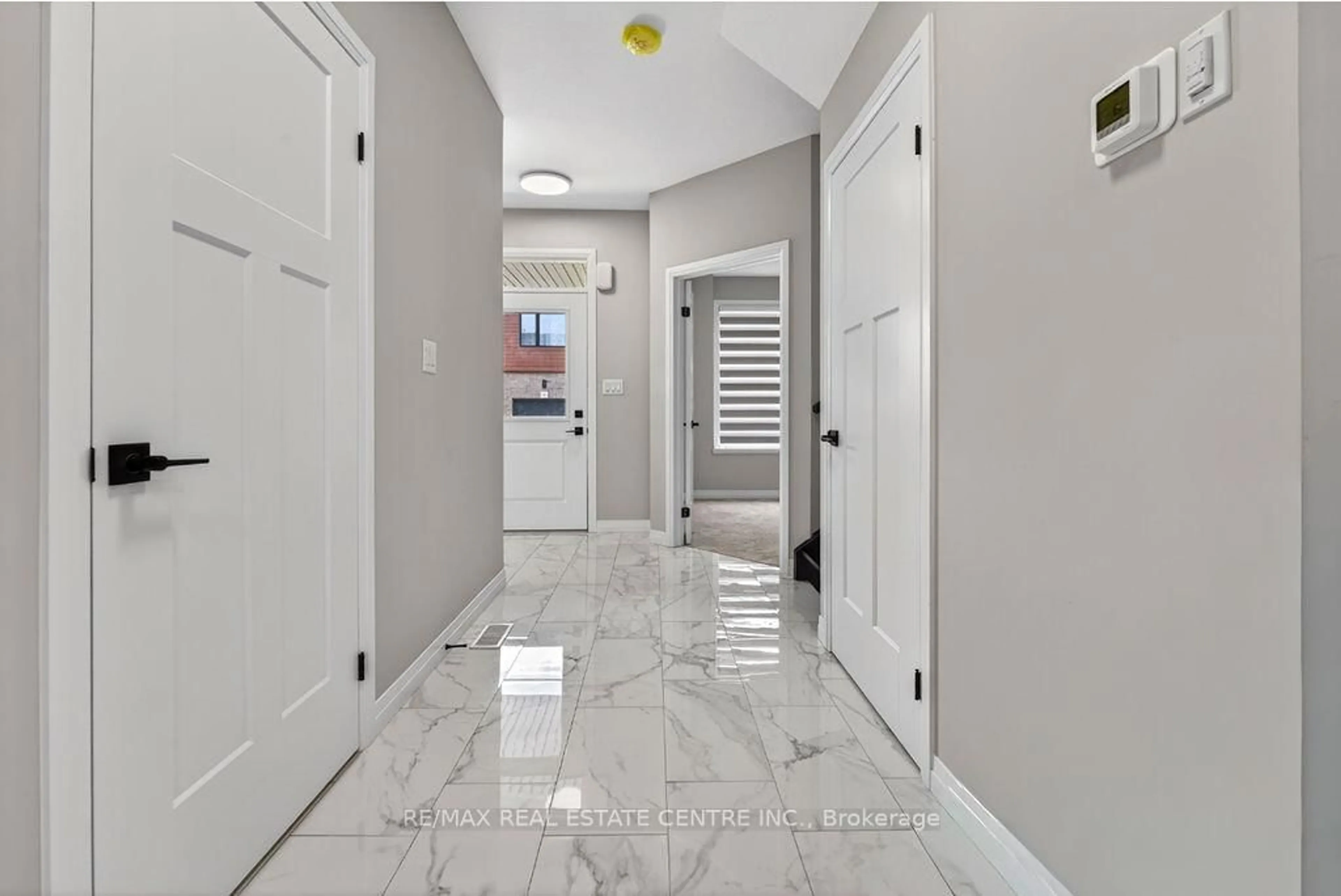 Indoor entryway for 264 Blair Rd #9, Cambridge Ontario N1S 4K9