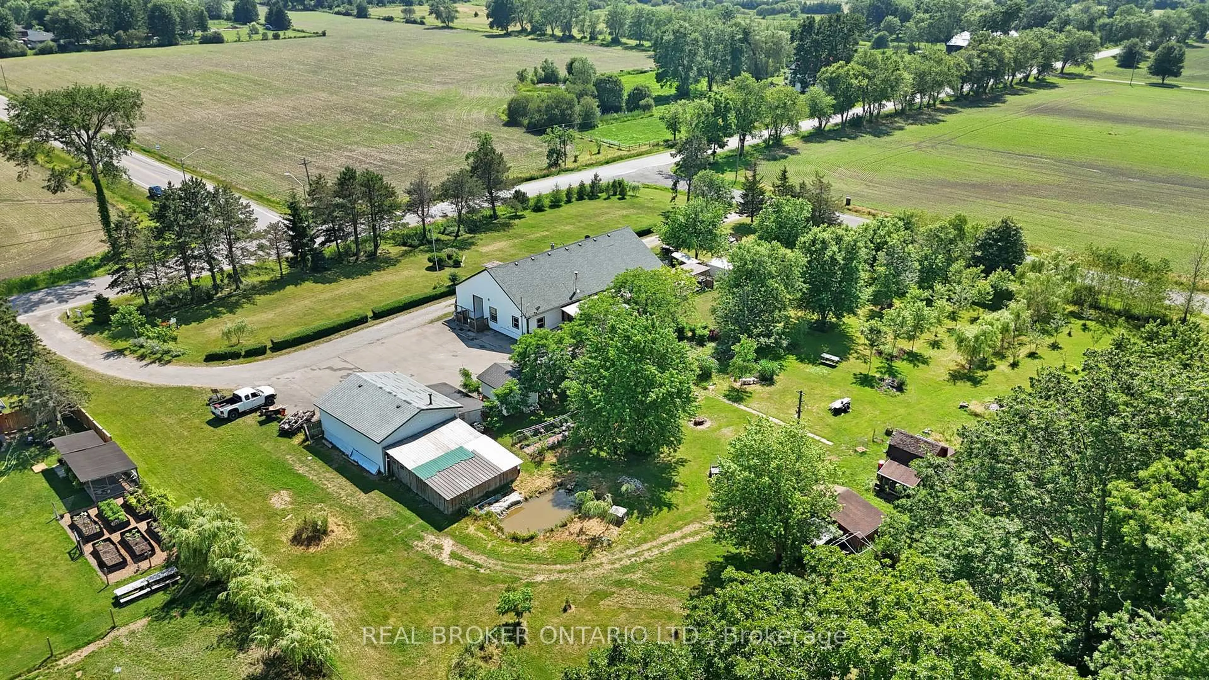 A pic from outside/outdoor area/front of a property/back of a property/a pic from drone, unknown for 11992 Concession 1 Rd, Wainfleet Ontario L0S 1V0