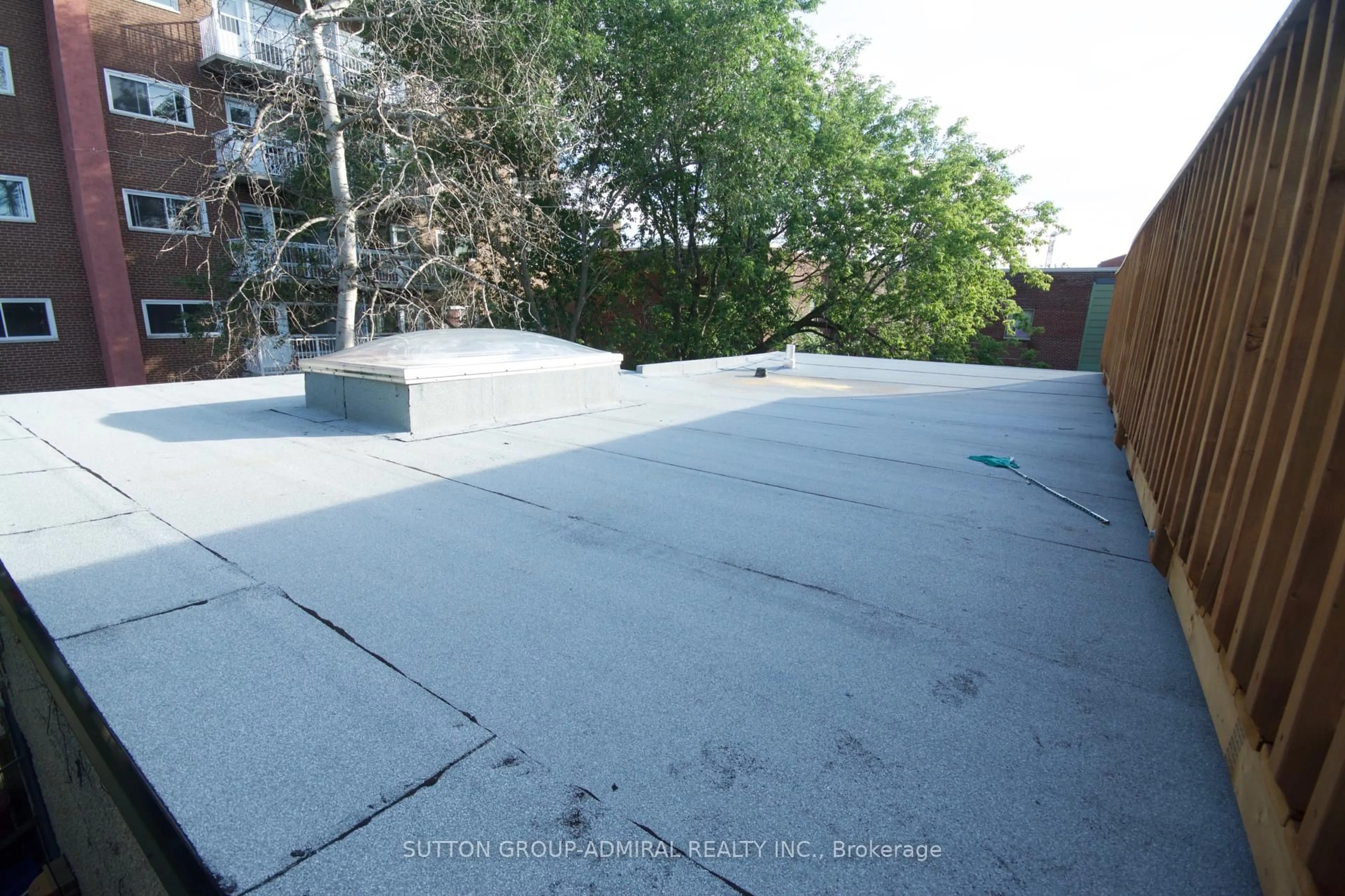 A pic from outside/outdoor area/front of a property/back of a property/a pic from drone, street for 162 Daly Ave, Ottawa Ontario K1N 6E9