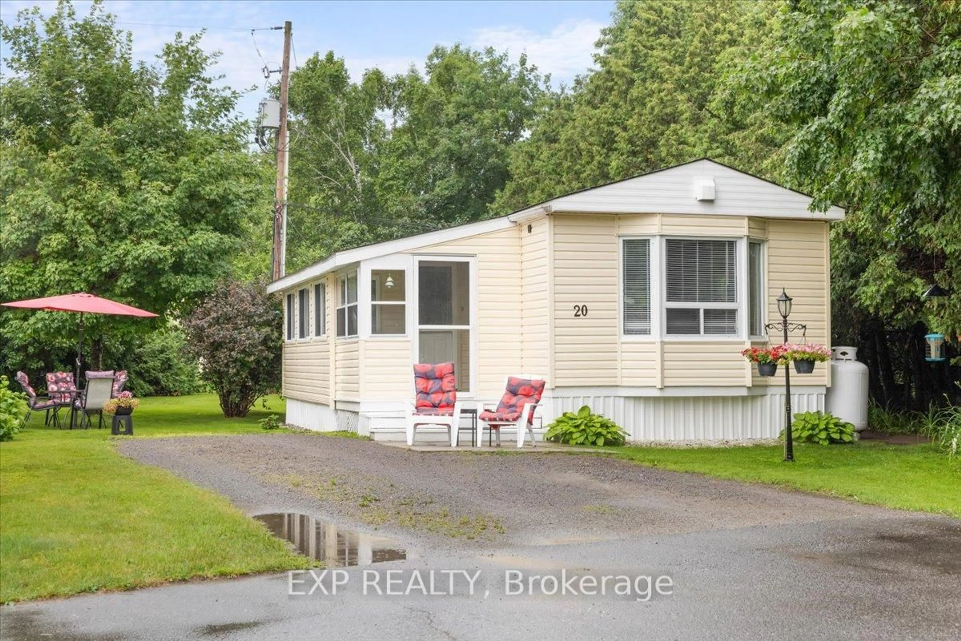 Unknown for 20 Pinewood Ave, Carleton Place Ontario K7C 3P1