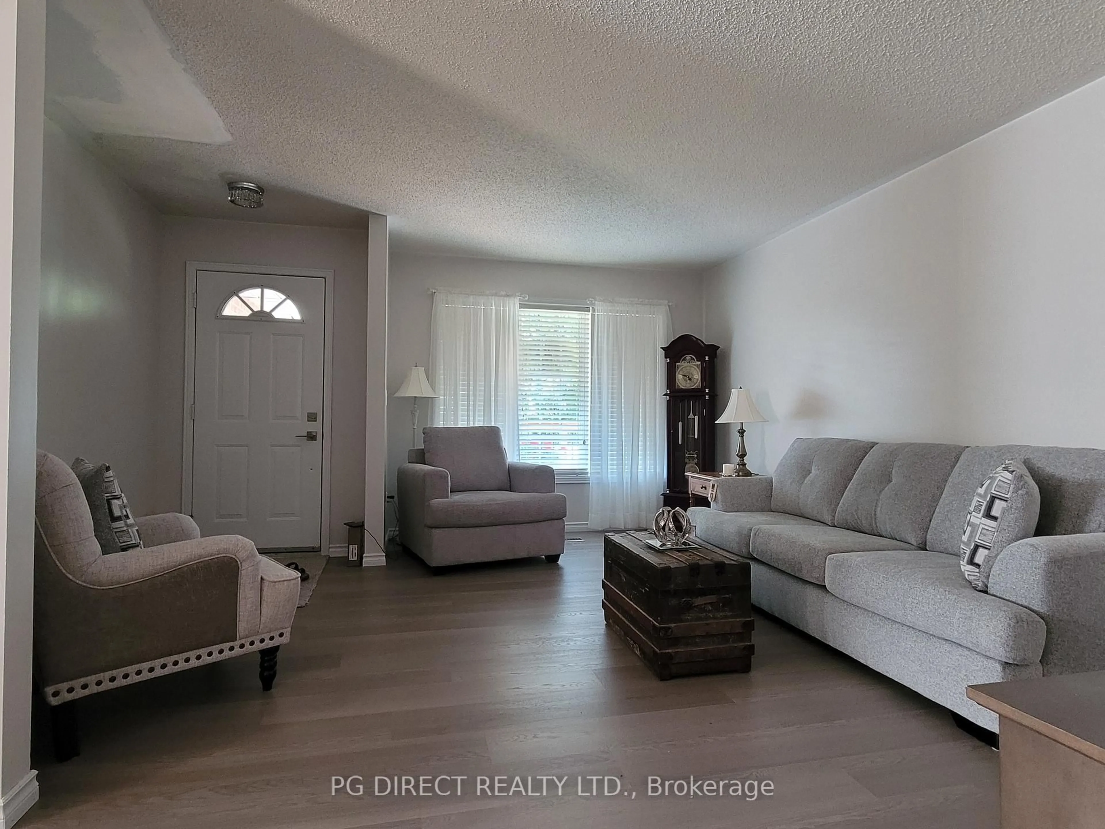 Living room with furniture, unknown for 519 Wilson Rd, Cobourg Ontario K9A 5P7