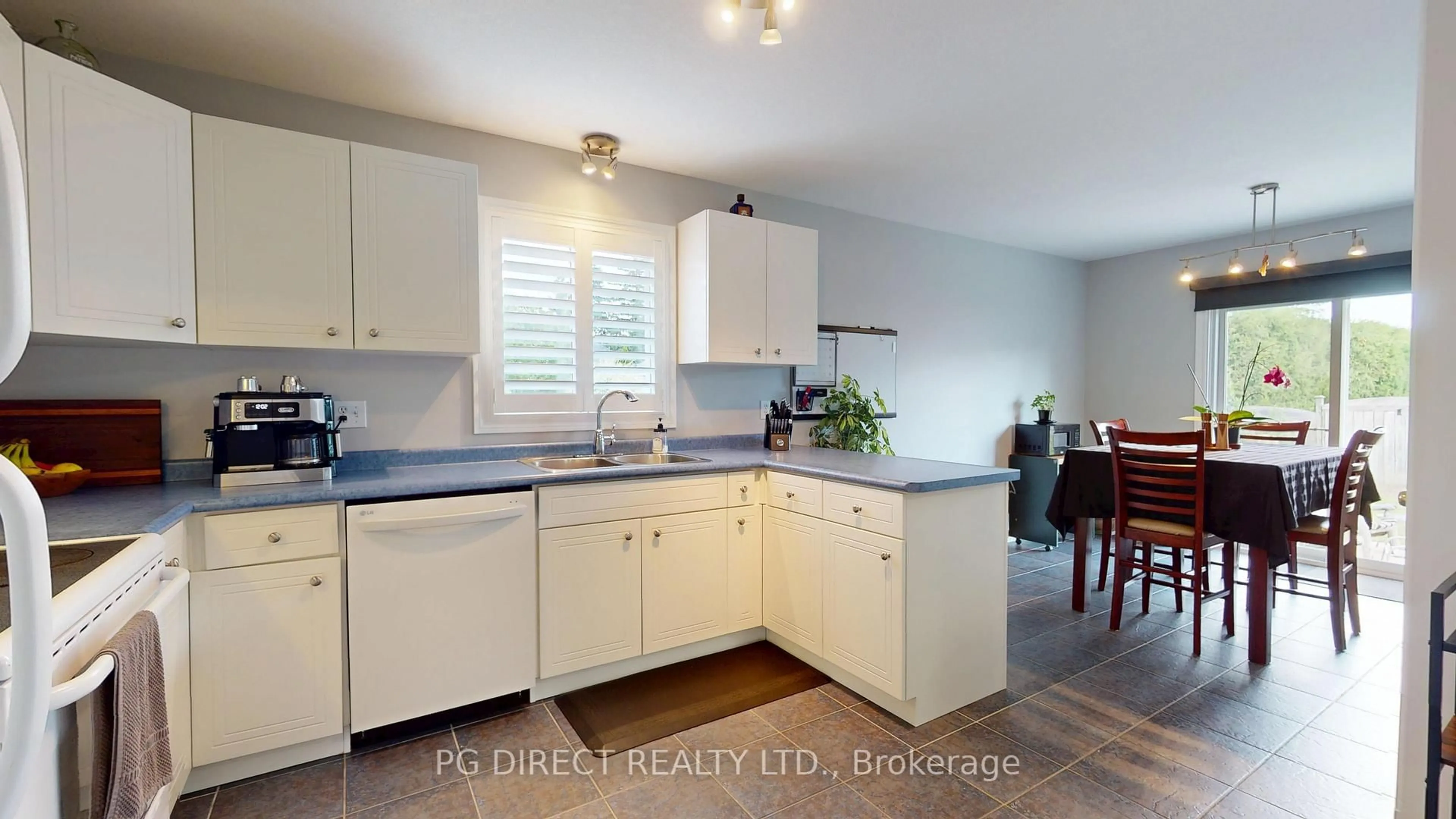 Open concept kitchen, unknown for 10 Pattison Pl, Centre Wellington Ontario N1M 3V1