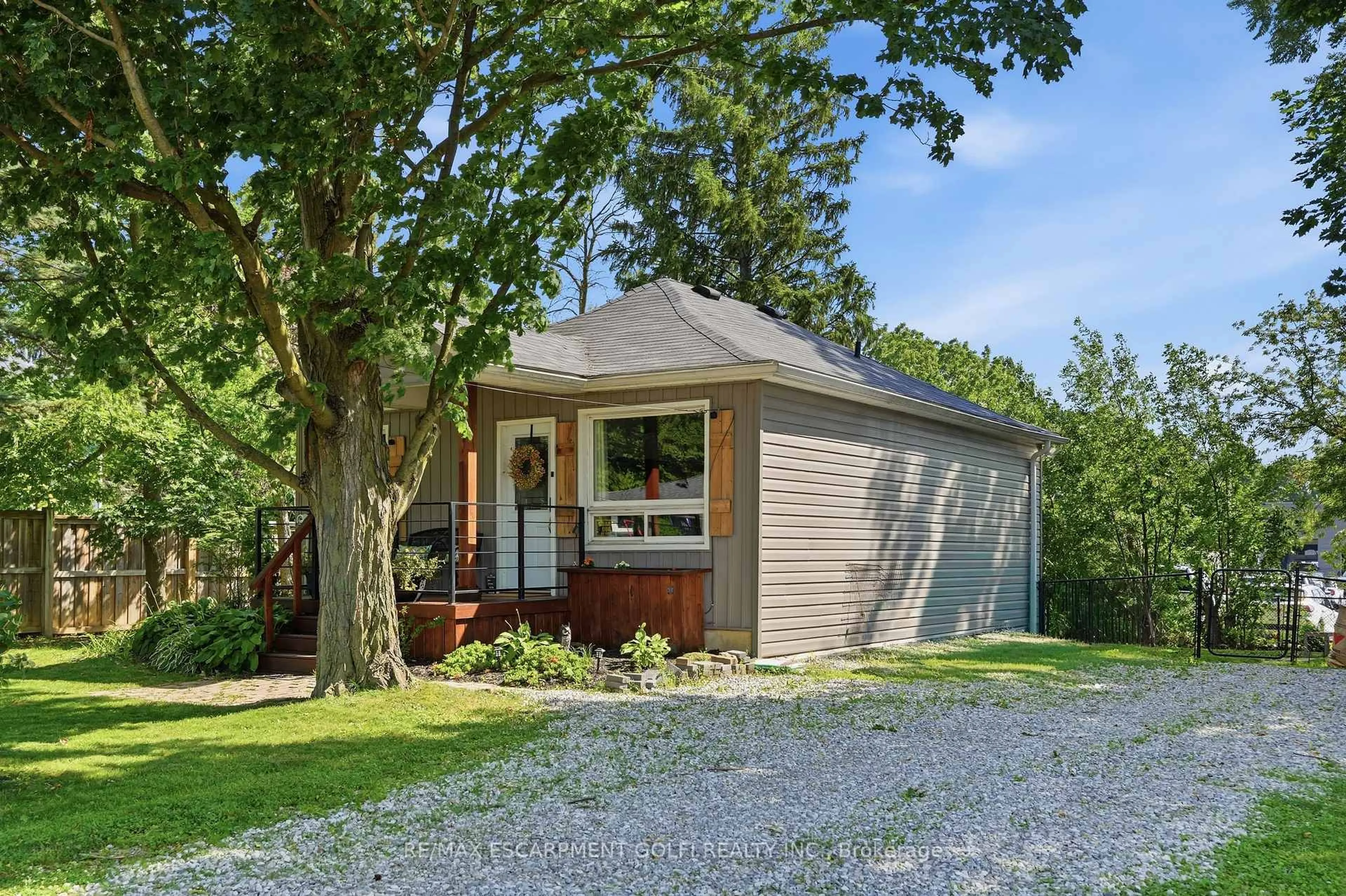 Shed for 21 RENFREW St, Haldimand Ontario N3W 1E8