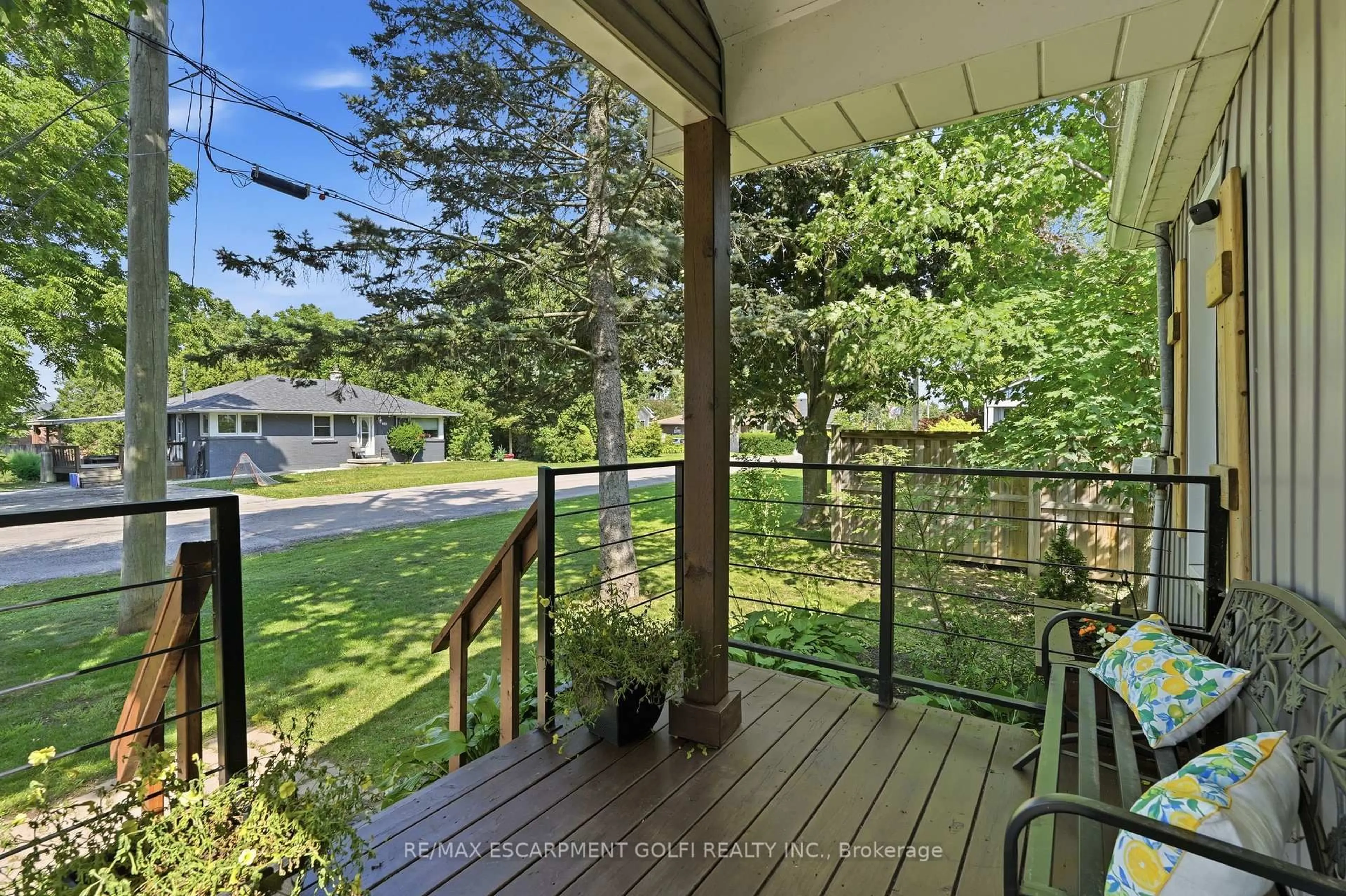 Patio, water/lake/river/ocean view for 21 RENFREW St, Haldimand Ontario N3W 1E8