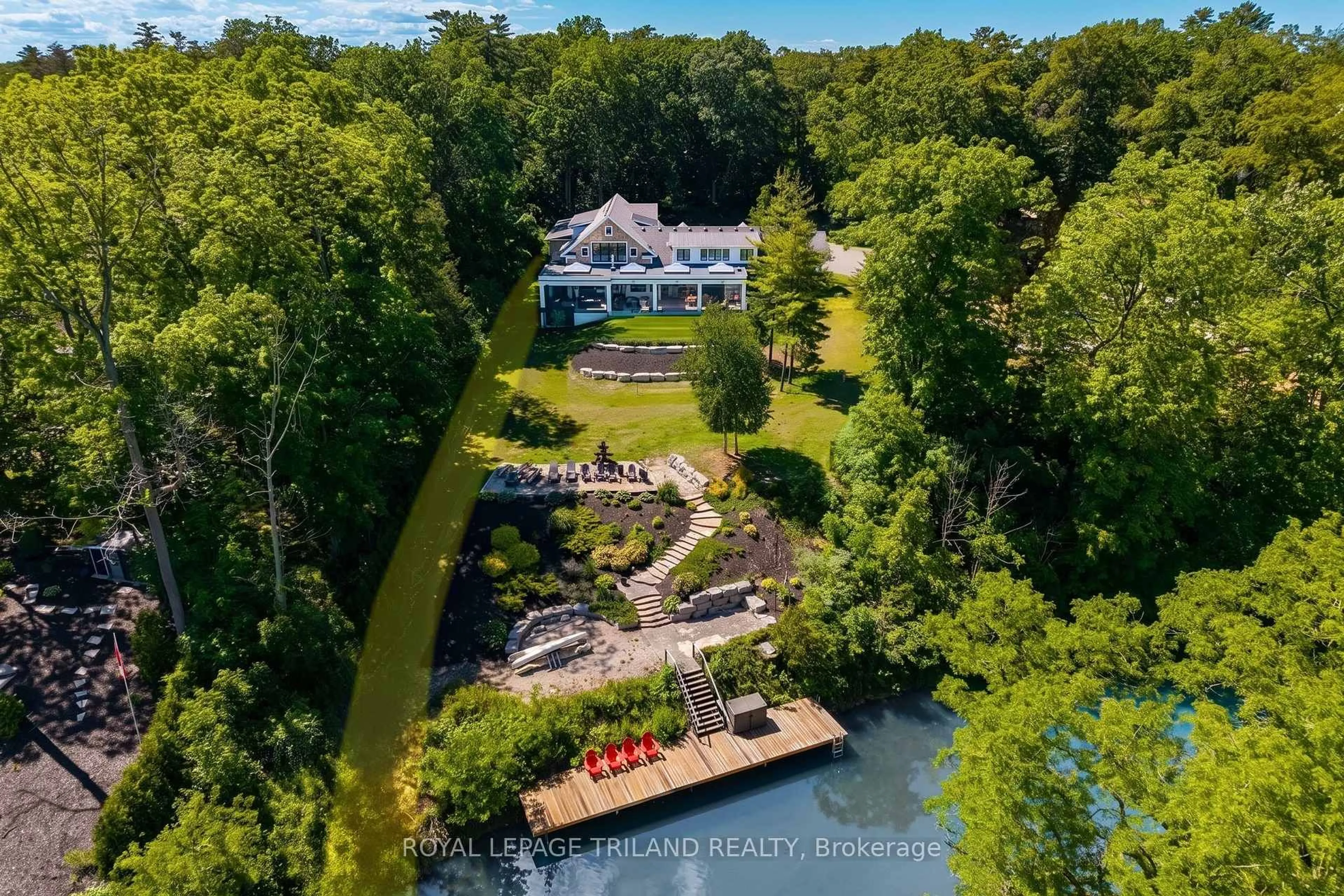 A pic from outside/outdoor area/front of a property/back of a property/a pic from drone, water/lake/river/ocean view for 260 Ontario St, Lambton Shores Ontario N0M 1T0