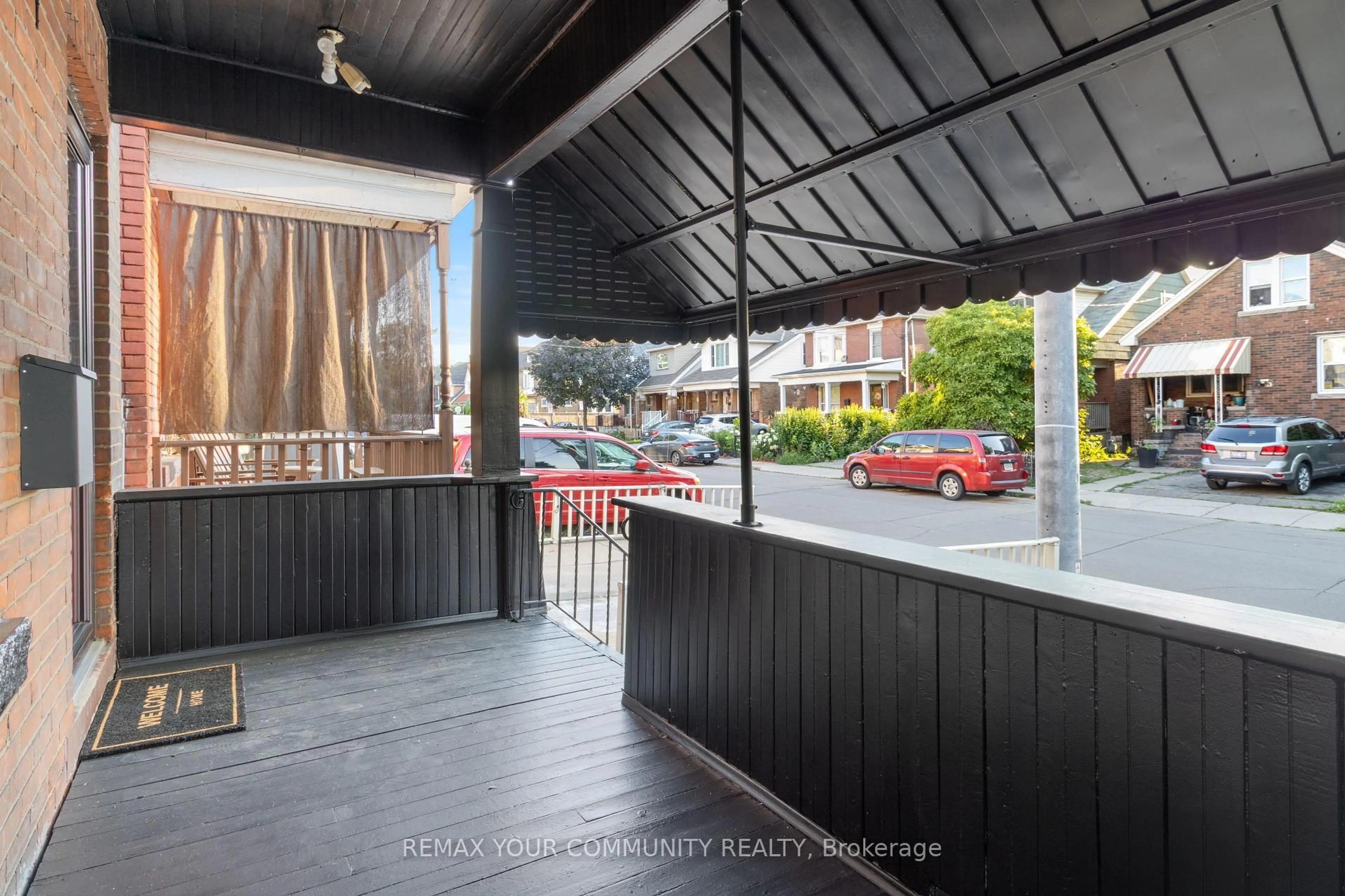 Patio, street for 184 Stirton St, Hamilton Ontario L8L 6G6