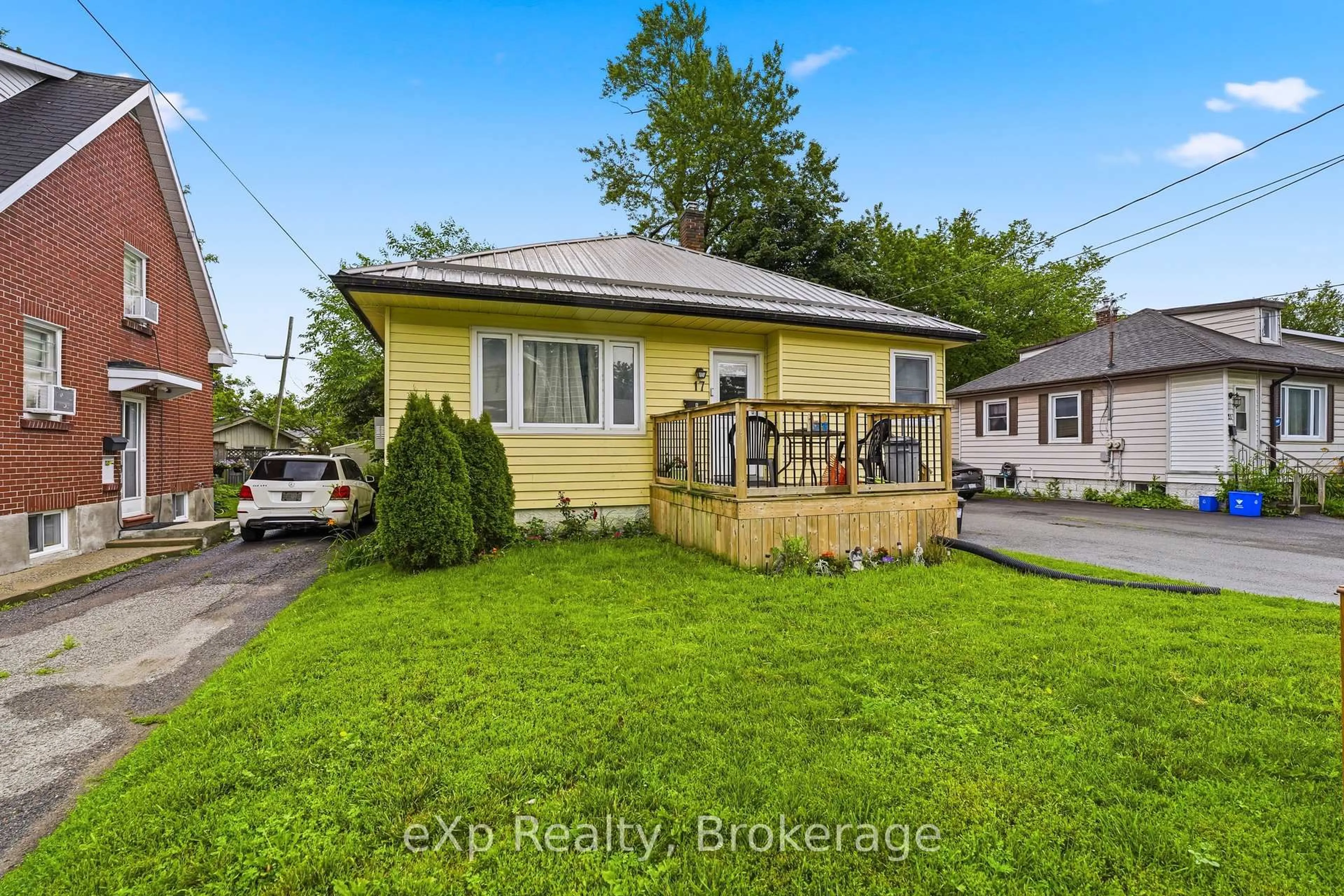 Unknown for 17 Burton St, Belleville Ontario K8P 1E5