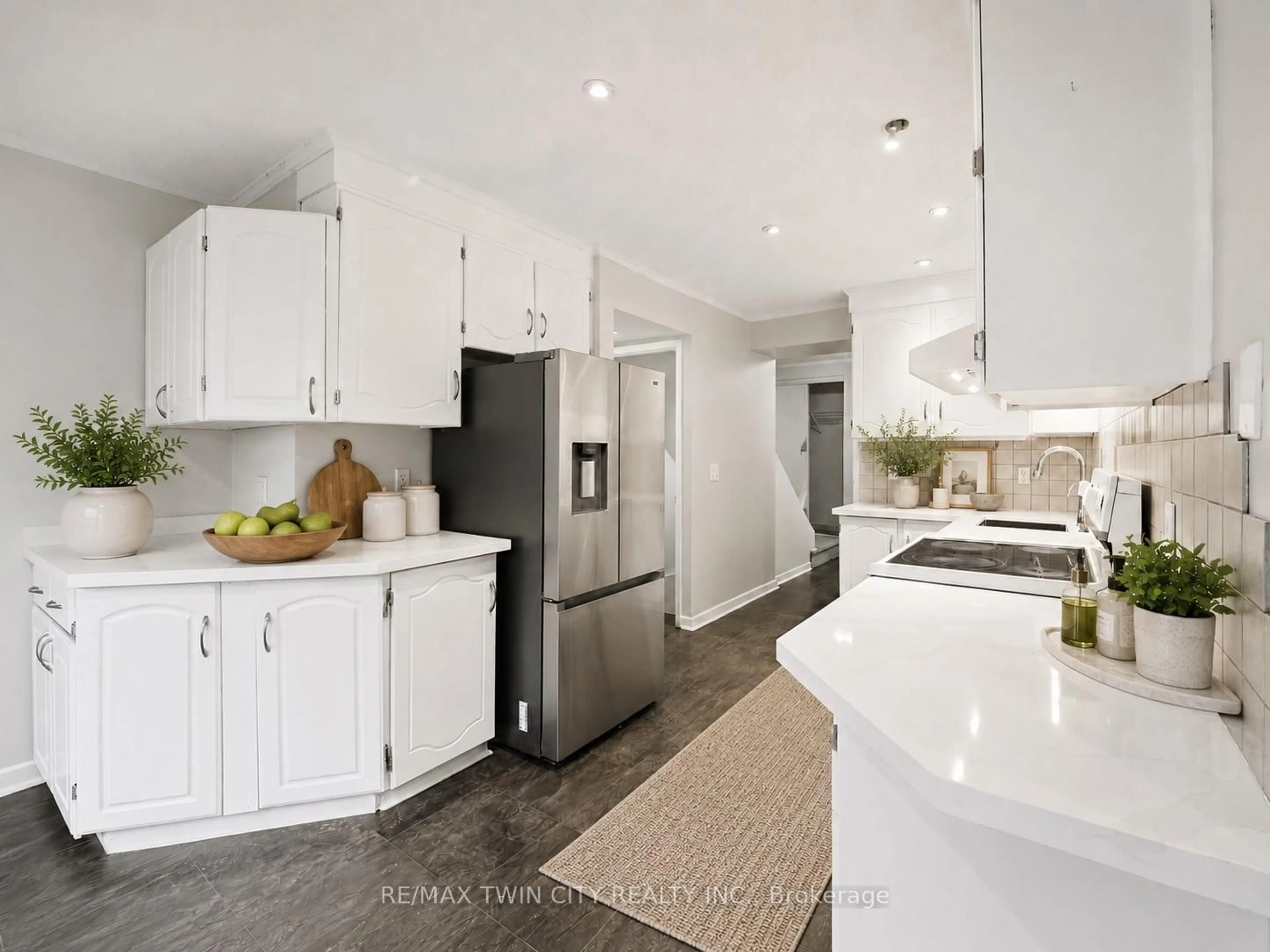 Open concept kitchen, unknown for 30 Green Valley Dr #110, Kitchener Ontario N2P 1G8