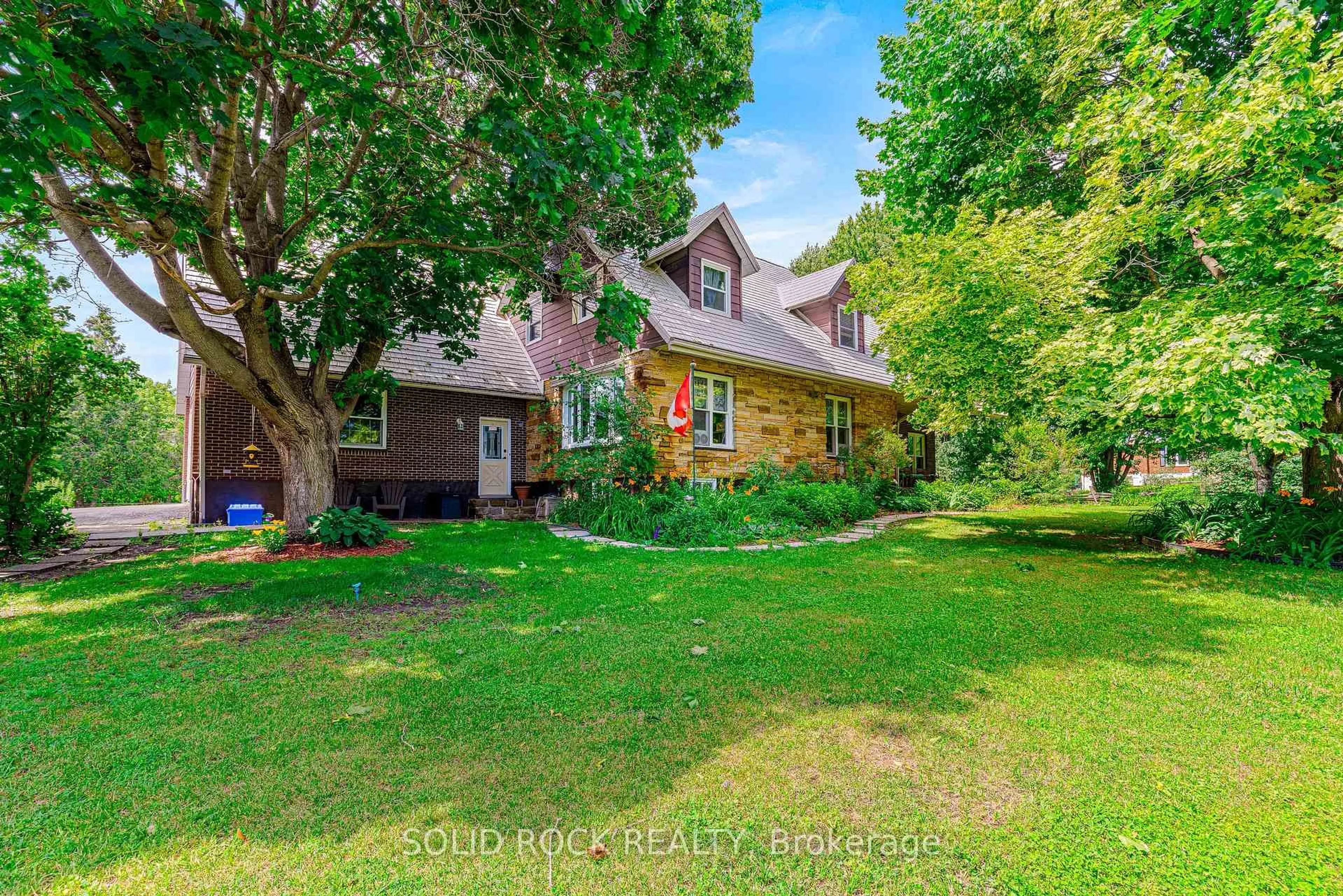 A pic from outside/outdoor area/front of a property/back of a property/a pic from drone, street for 10106 Dixie Rd, Elizabethtown-Kitley Ontario K0E 1A0