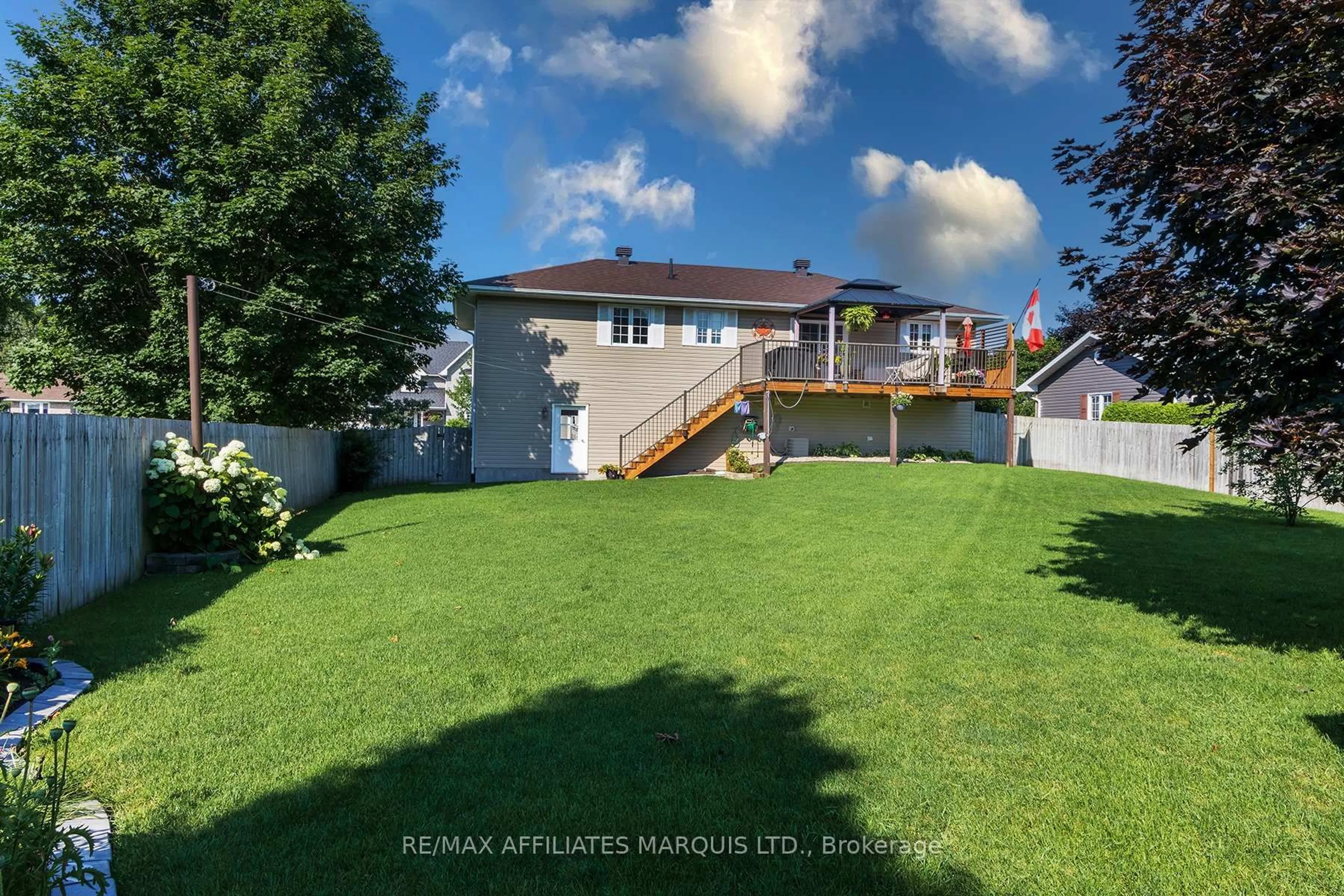 A pic from outside/outdoor area/front of a property/back of a property/a pic from drone, water/lake/river/ocean view for 5563 Bridlewood Crt, South Dundas Ontario K0E 1K0