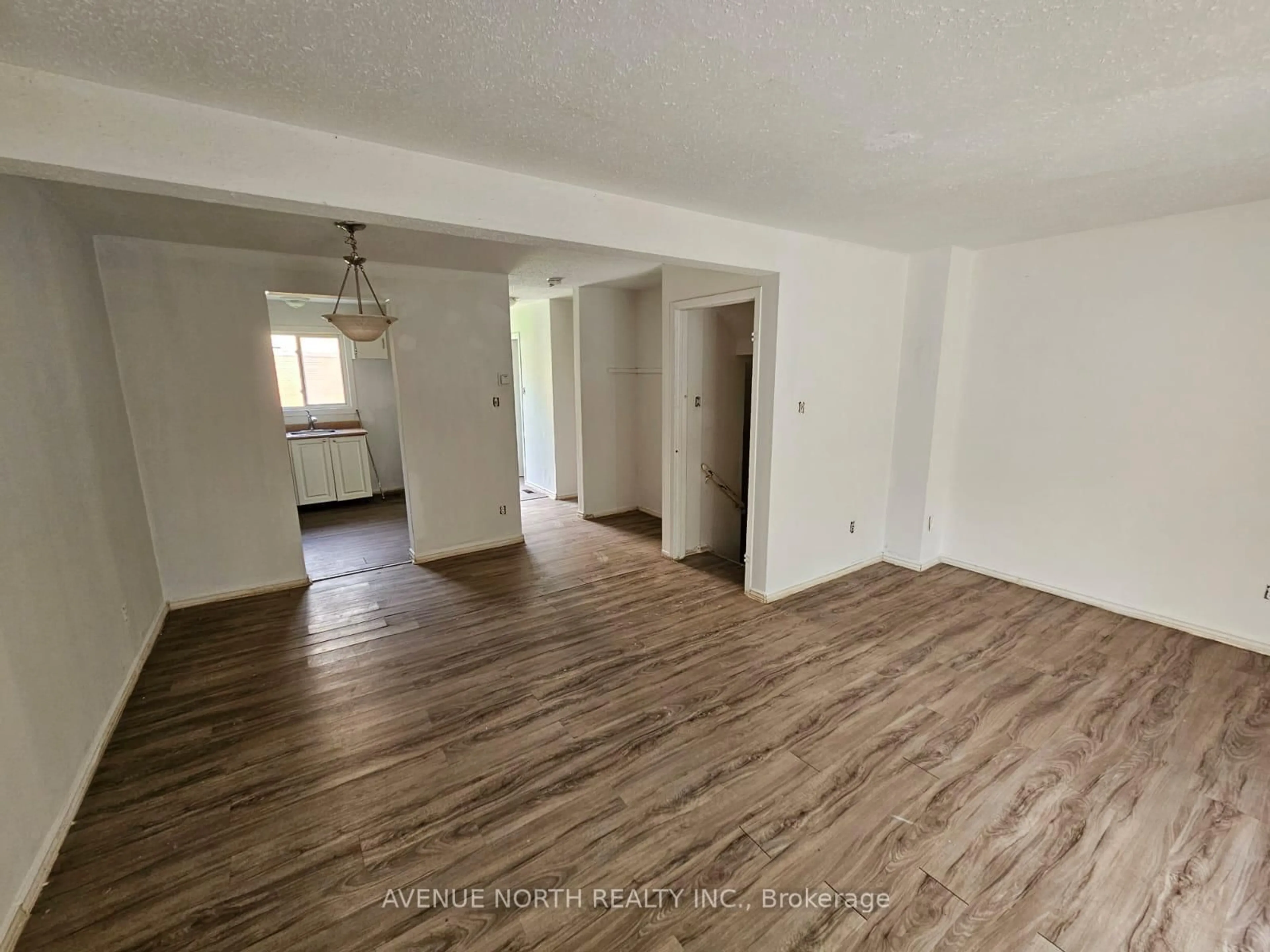 A pic of a room for 1404 Foxwell St #1, Ottawa Ontario K1B 5J4