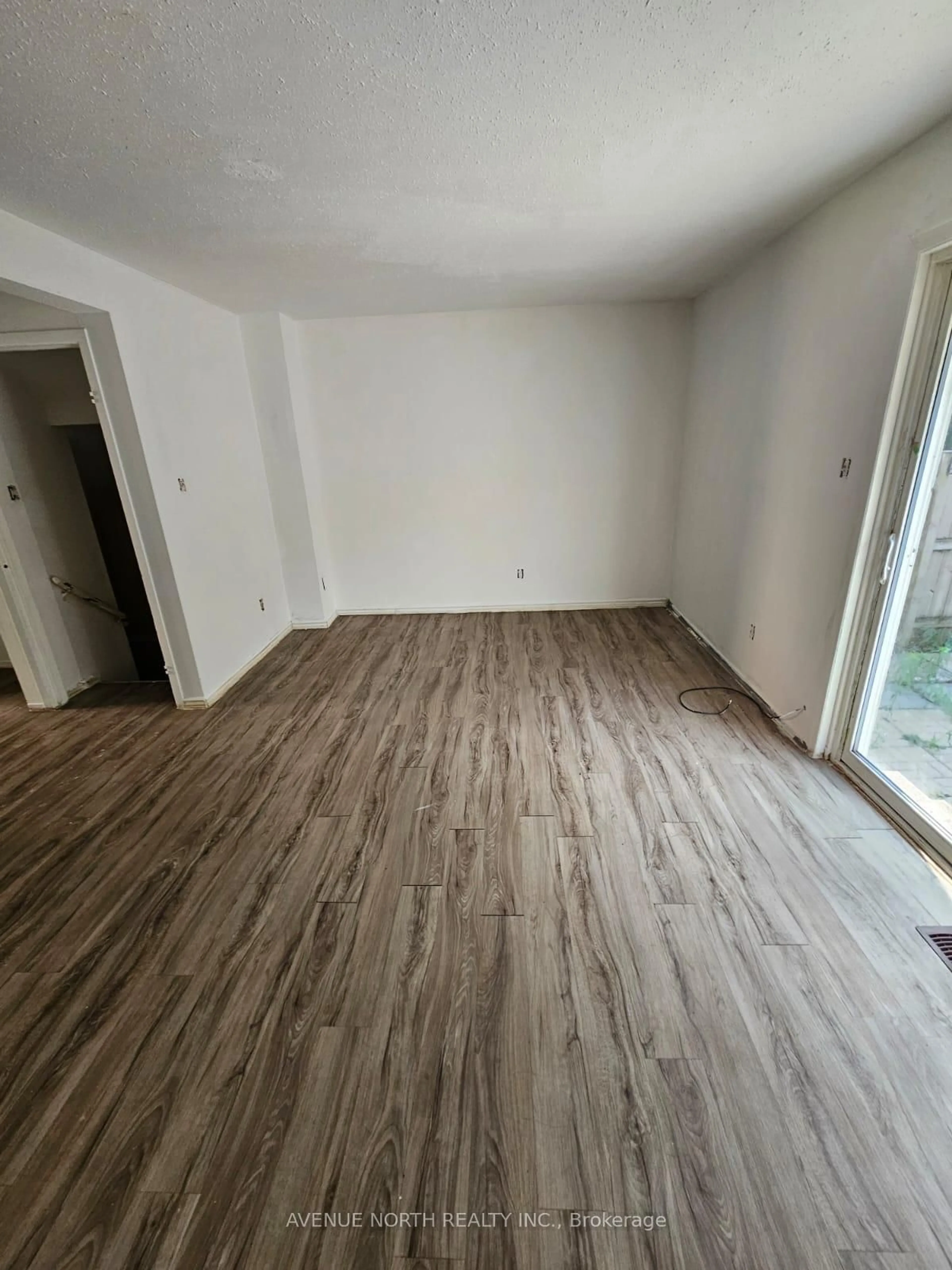A pic of a room for 1404 Foxwell St #1, Ottawa Ontario K1B 5J4