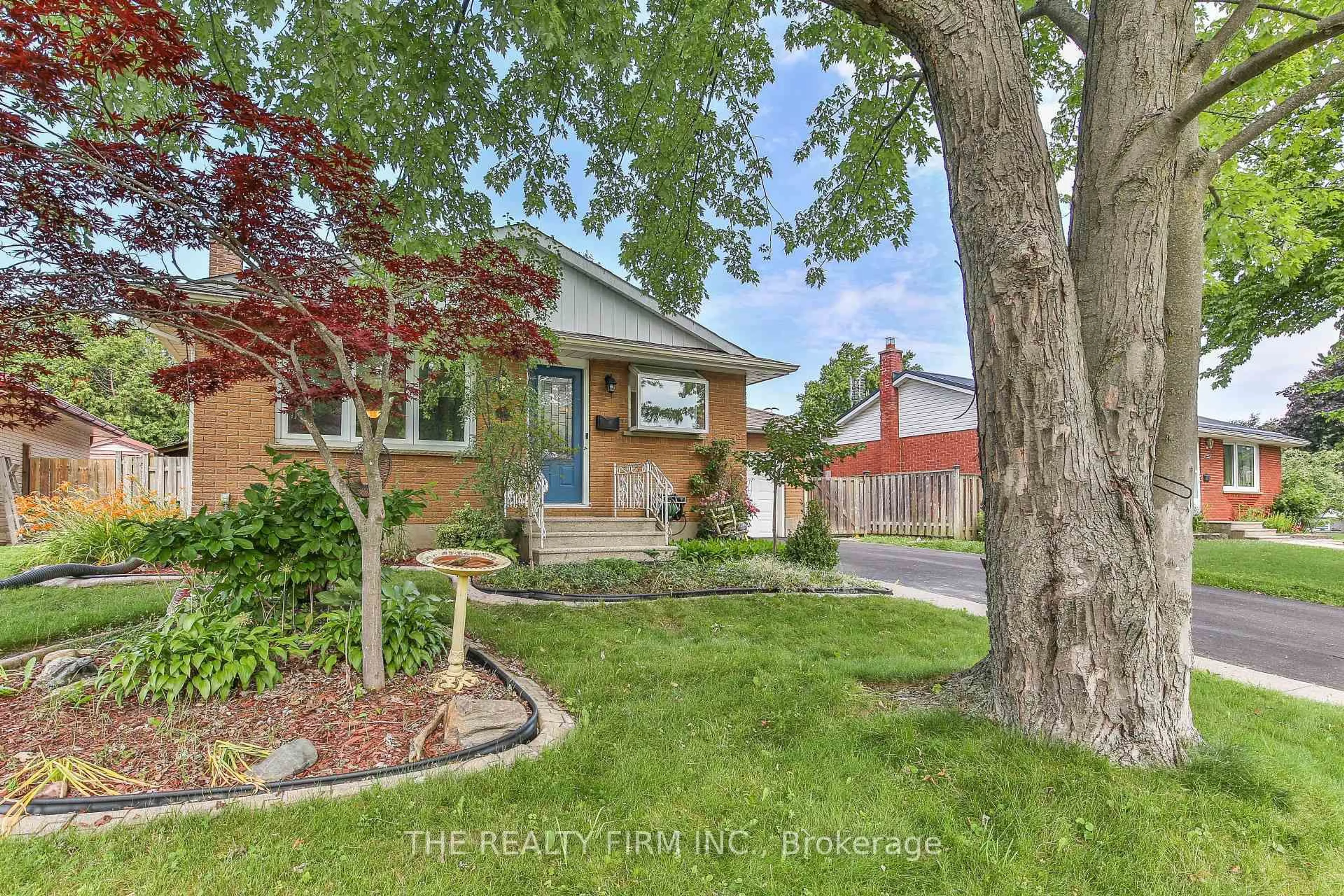 Unknown for 13 Vanbuskirk Dr, St. Thomas Ontario N5R 4Z1