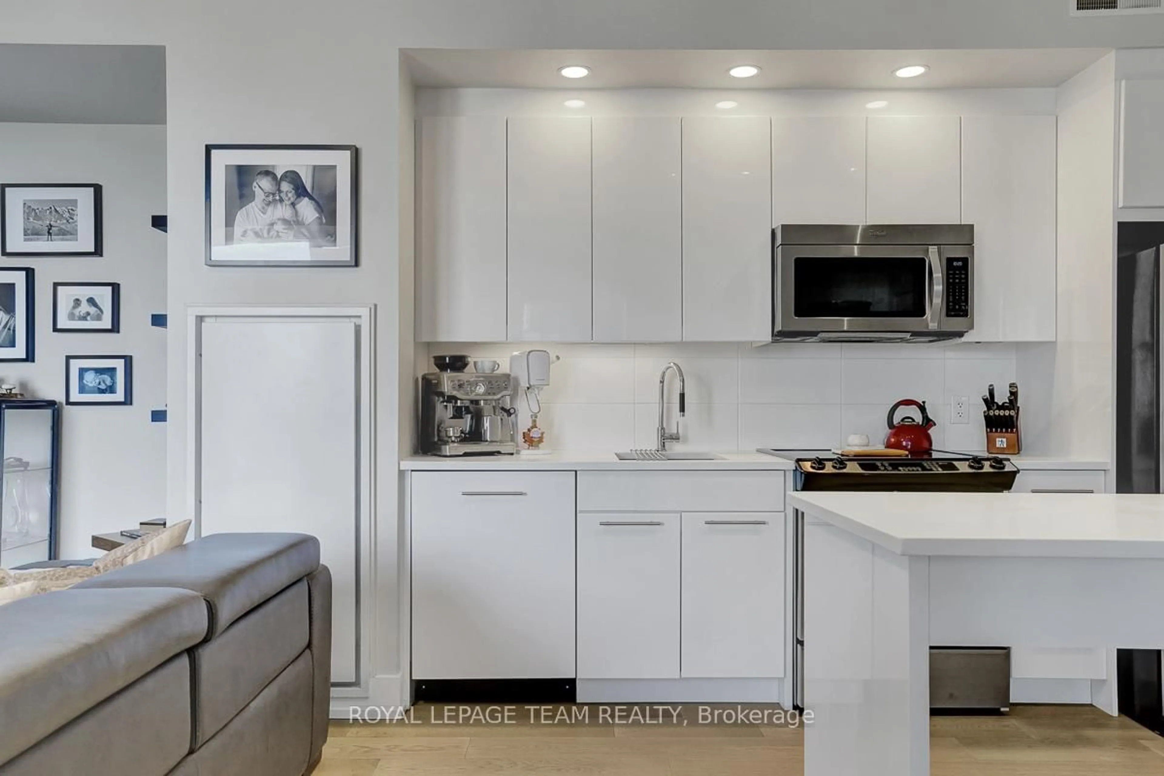 Standard kitchen, unknown for 360 Patricia Ave #712, Ottawa Ontario K1Z 6W1
