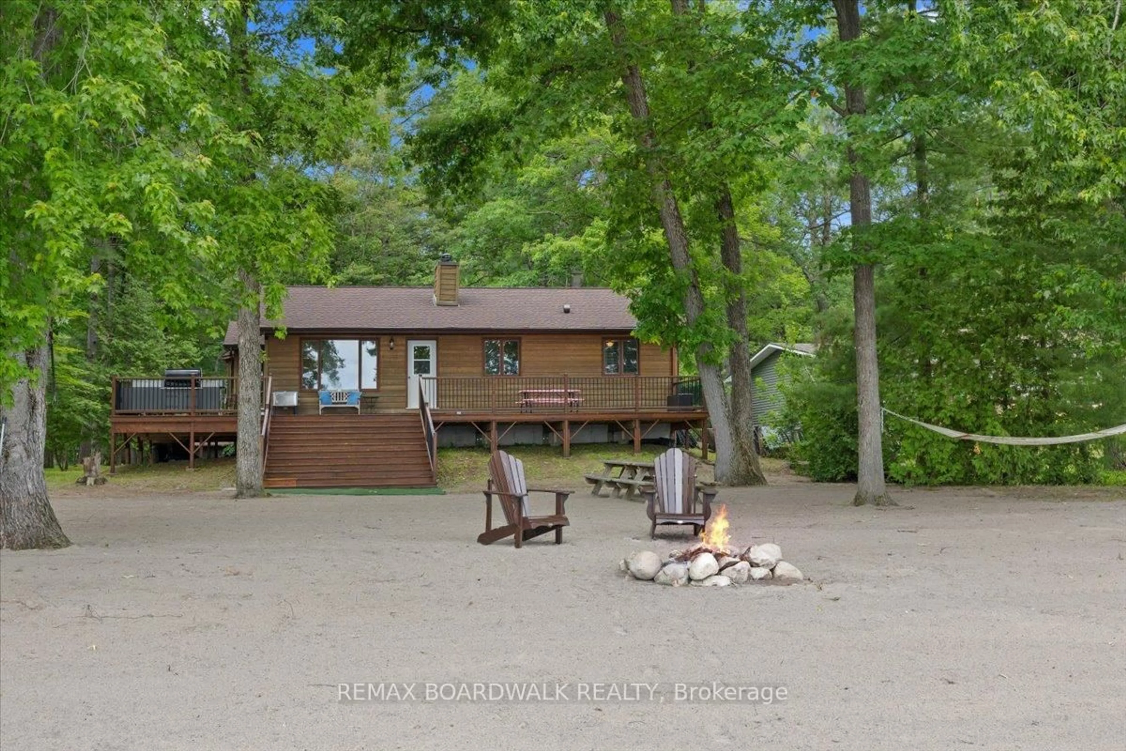 Patio, water/lake/river/ocean view for 178 Baillie Ave, Ottawa Ontario K0A 3M0