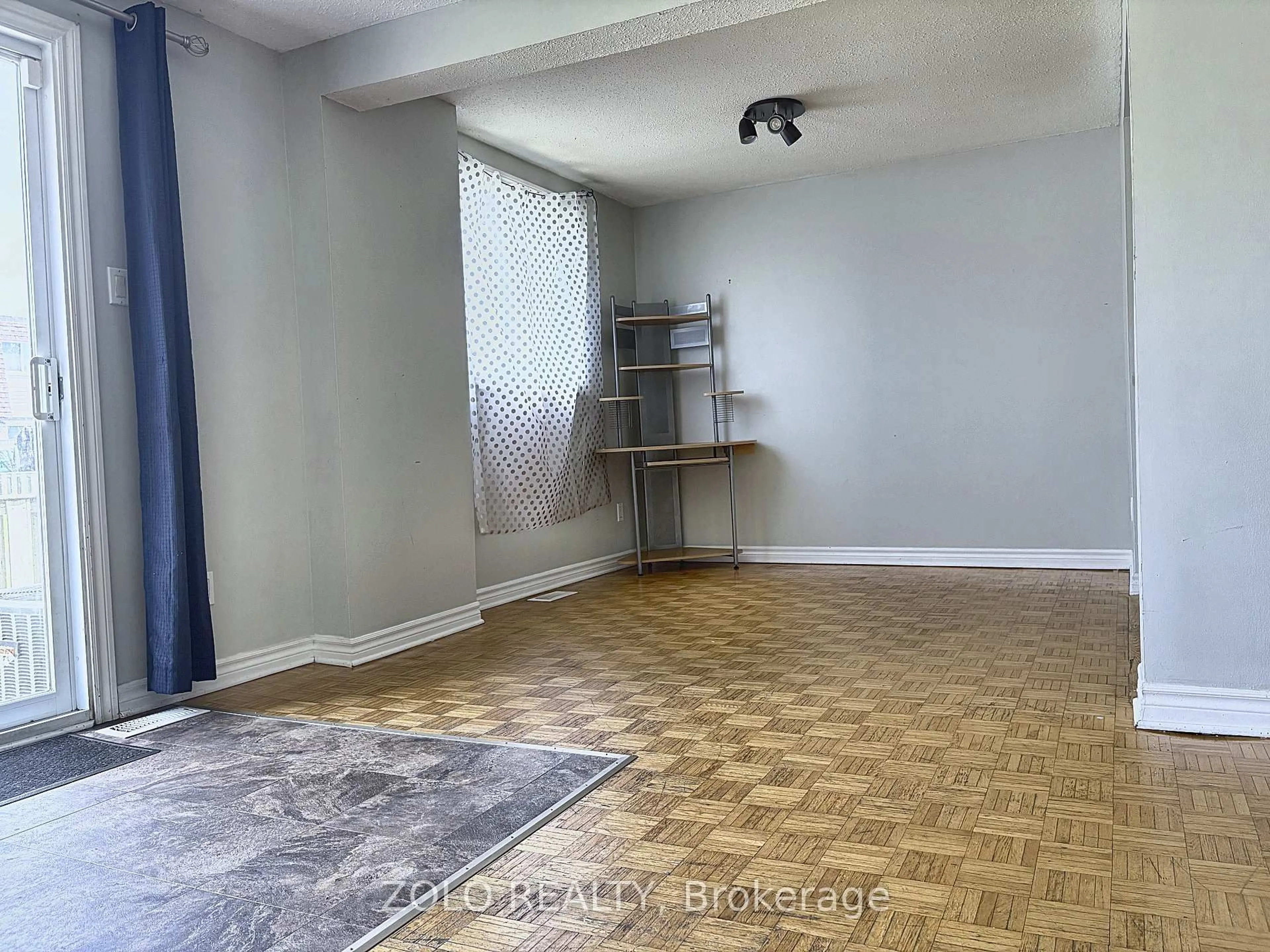 A pic of a room for 241 Ridgepark Private #59, Ottawa Ontario K2G 1H1