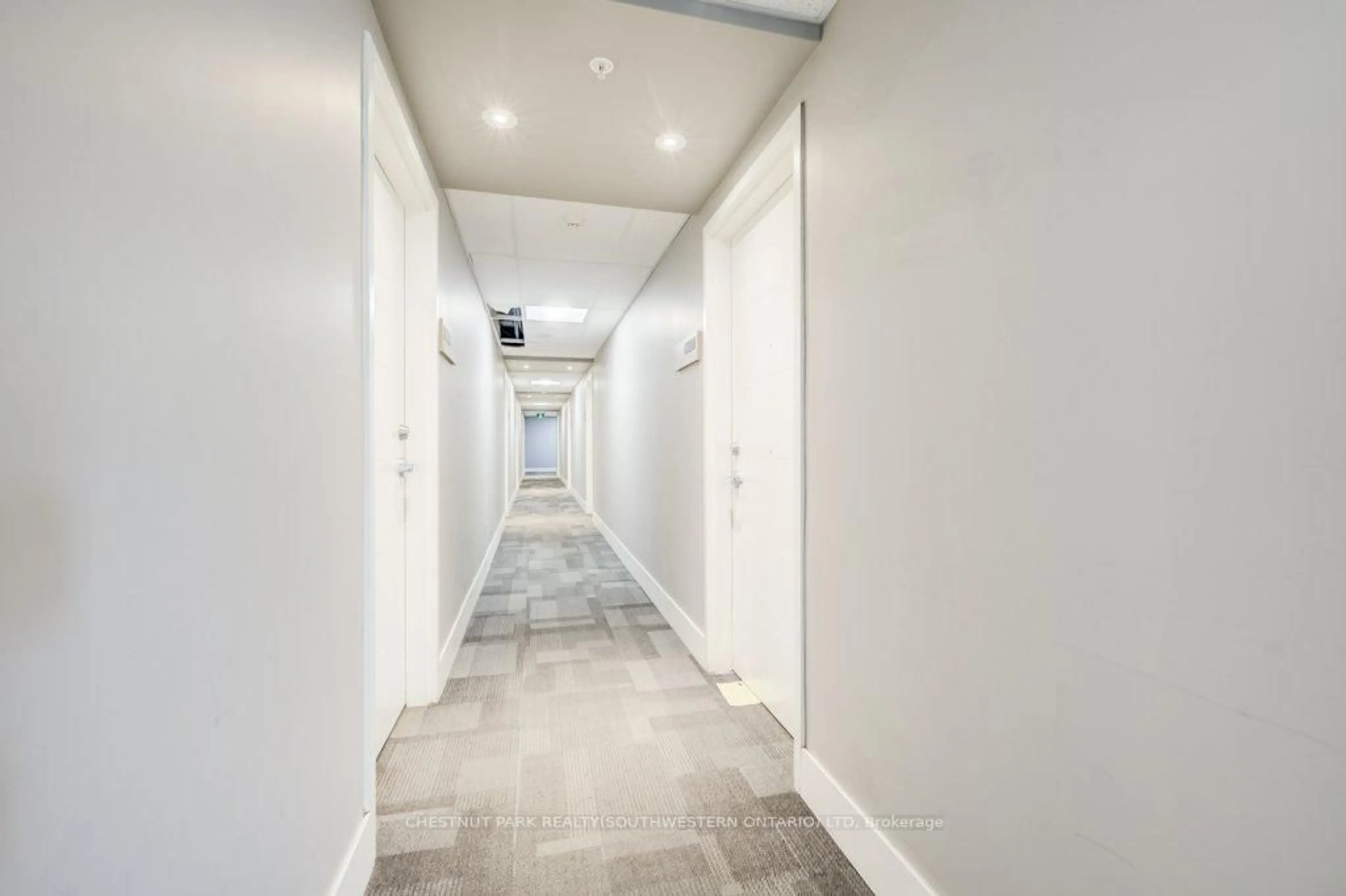 Indoor foyer for 62 Balsam St #B601, Waterloo Ontario N2L 3H2