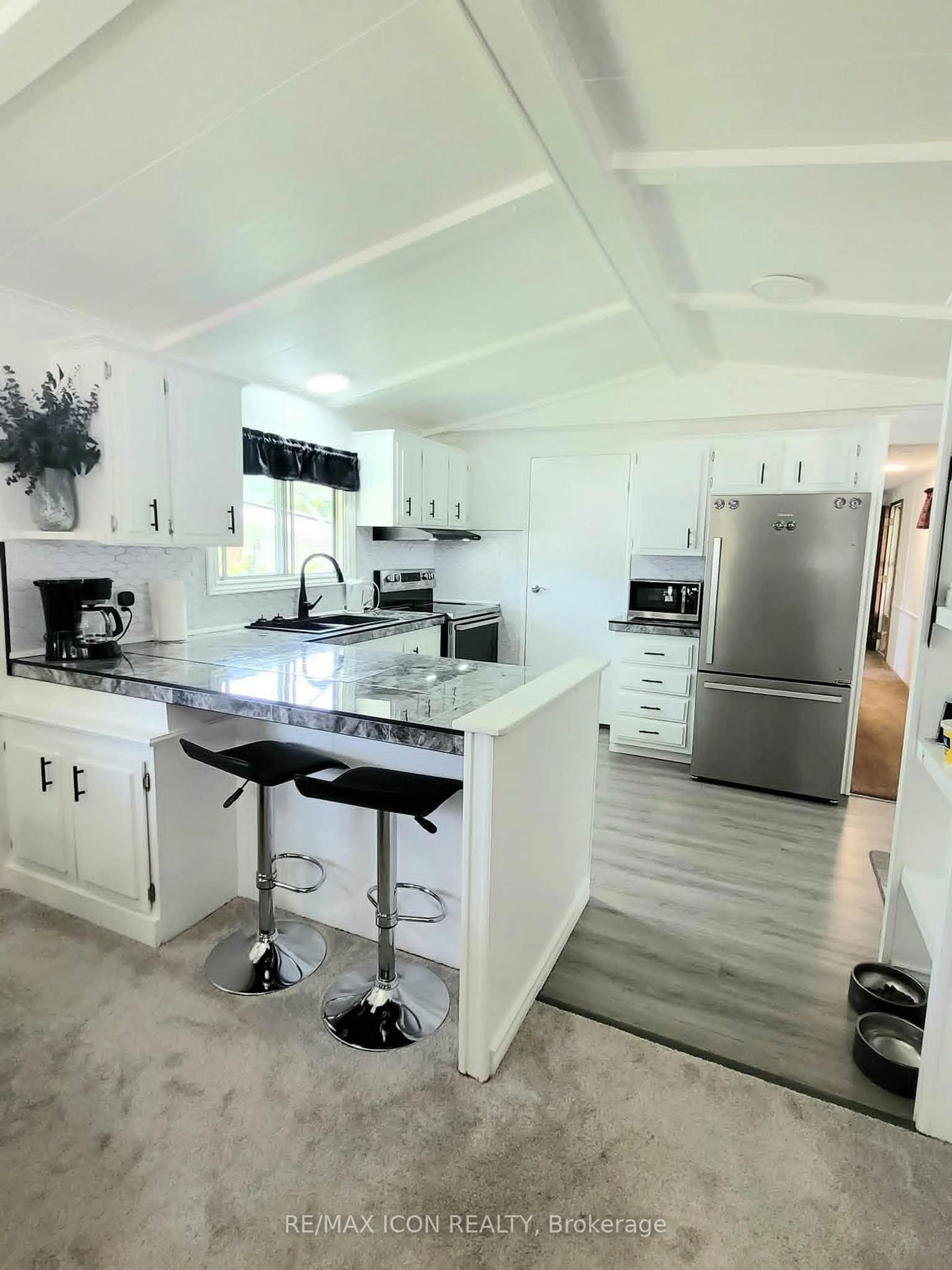 Open concept kitchen, unknown for 1940 London Line #105, Sarnia Ontario N7W 1B5