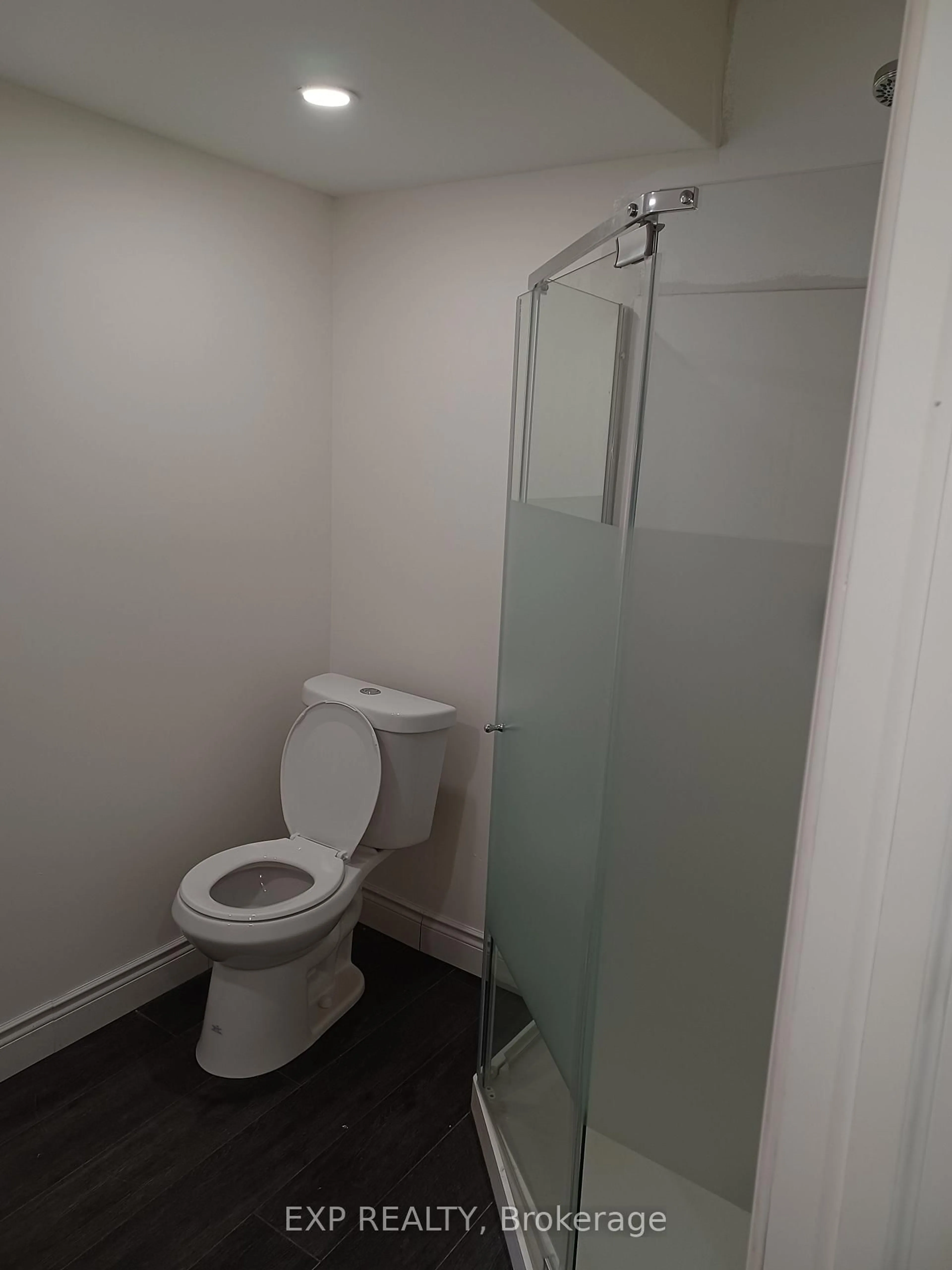 Standard bathroom, floor is not visible for 143 Sherman Ave, Hamilton Ontario L8L 6M3