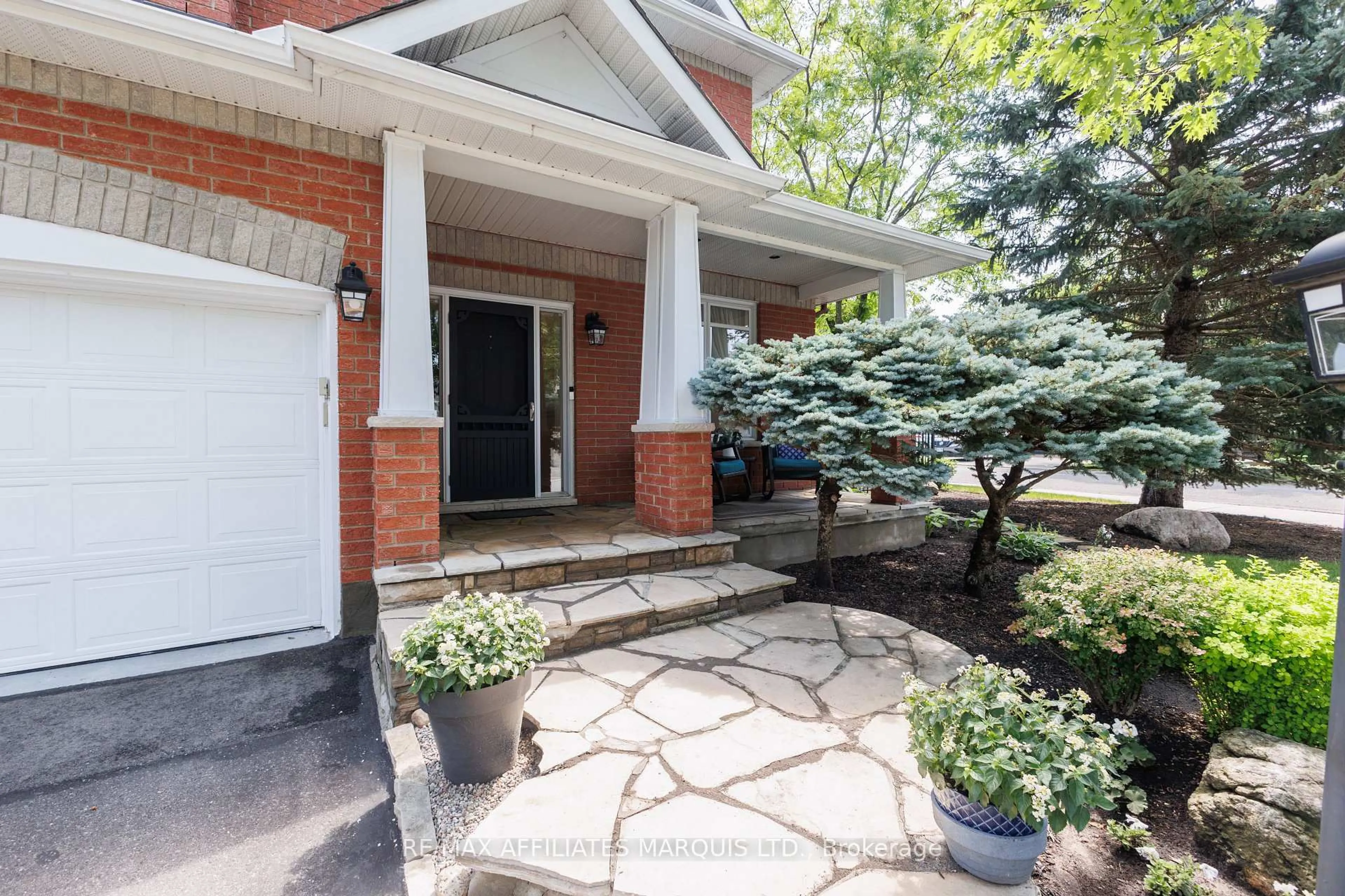 Unknown for 11 Redbridge Cres, Ottawa Ontario K2J 4Y7