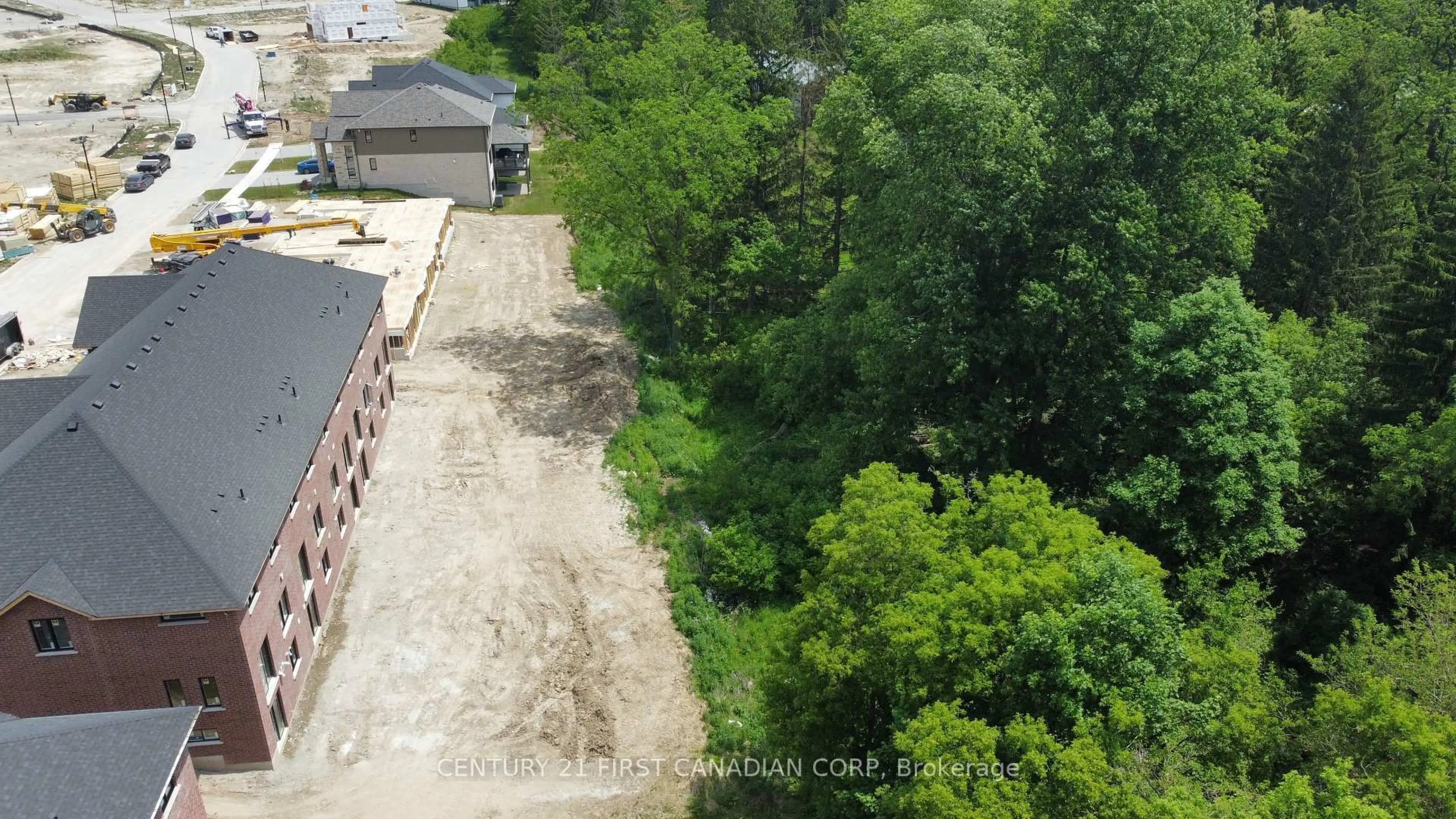 A pic from outside/outdoor area/front of a property/back of a property/a pic from drone, unknown for 6893 HEATHWOODS Ave, London South Ontario N6P 1H3