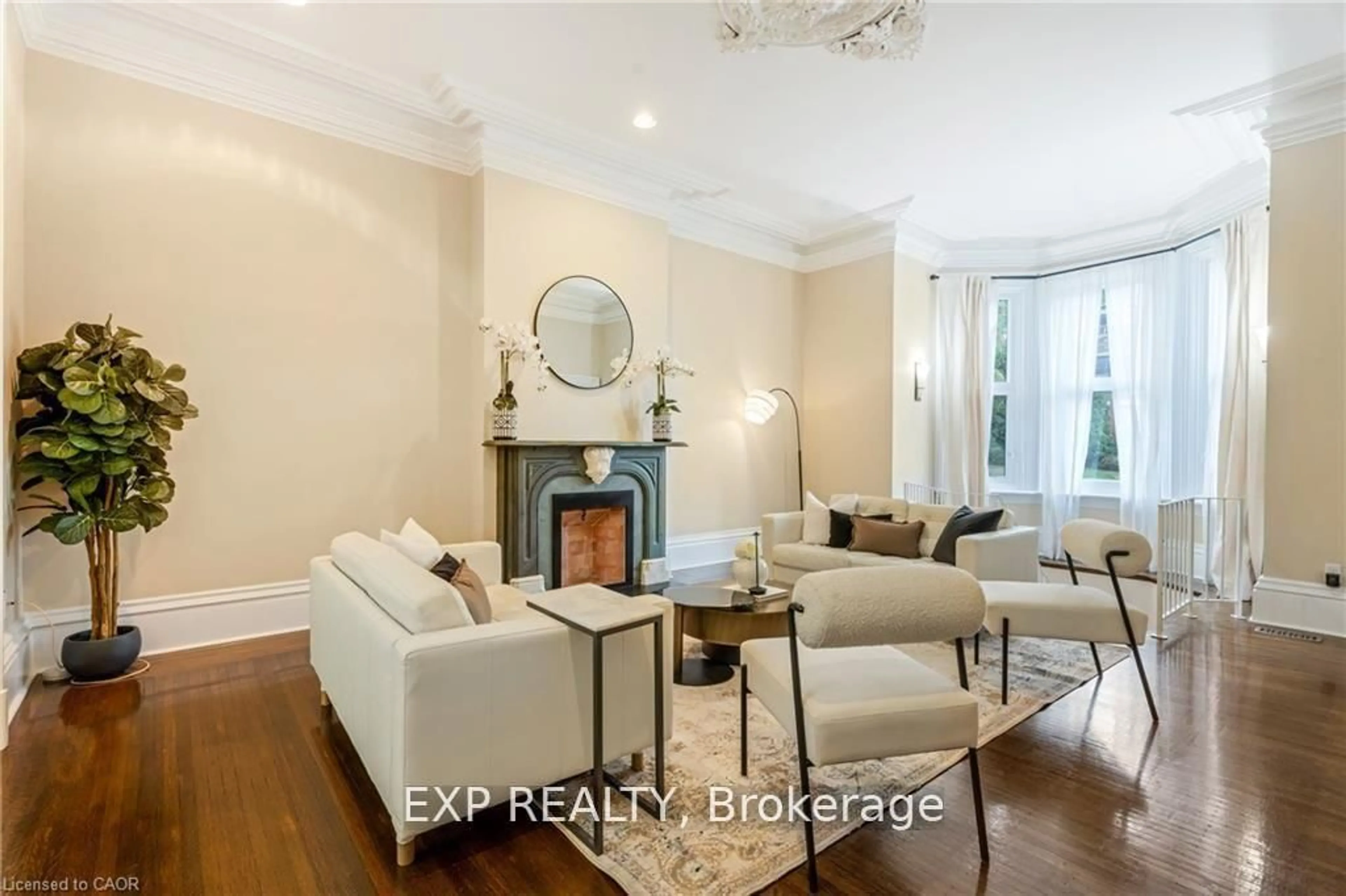 Living room with furniture, unknown for 46 Herkimer St #2, Hamilton Ontario L8P 2G4
