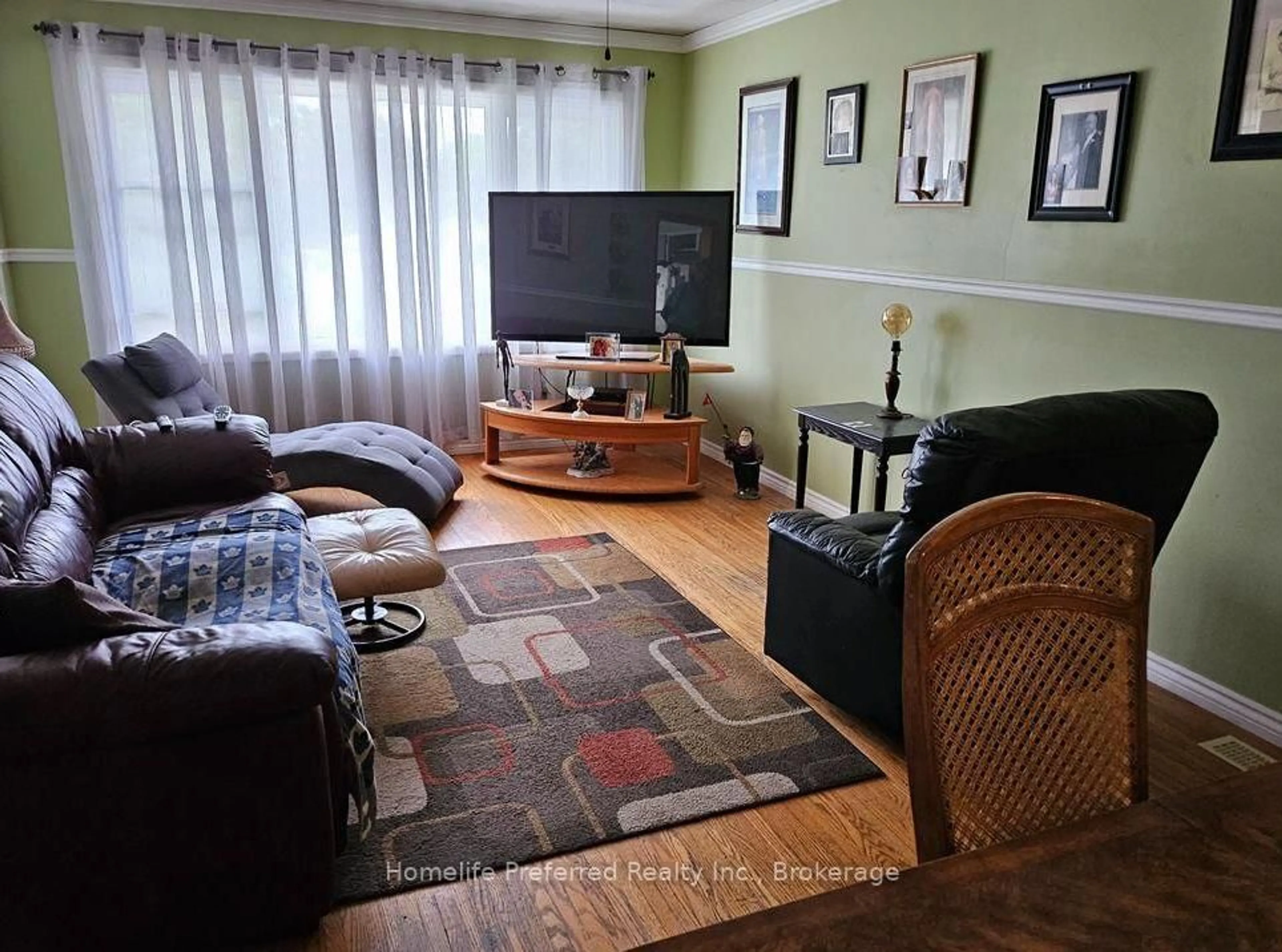 Living room with furniture, unknown for 17B Beechwood Dr, Peterborough Ontario K9J 1M2