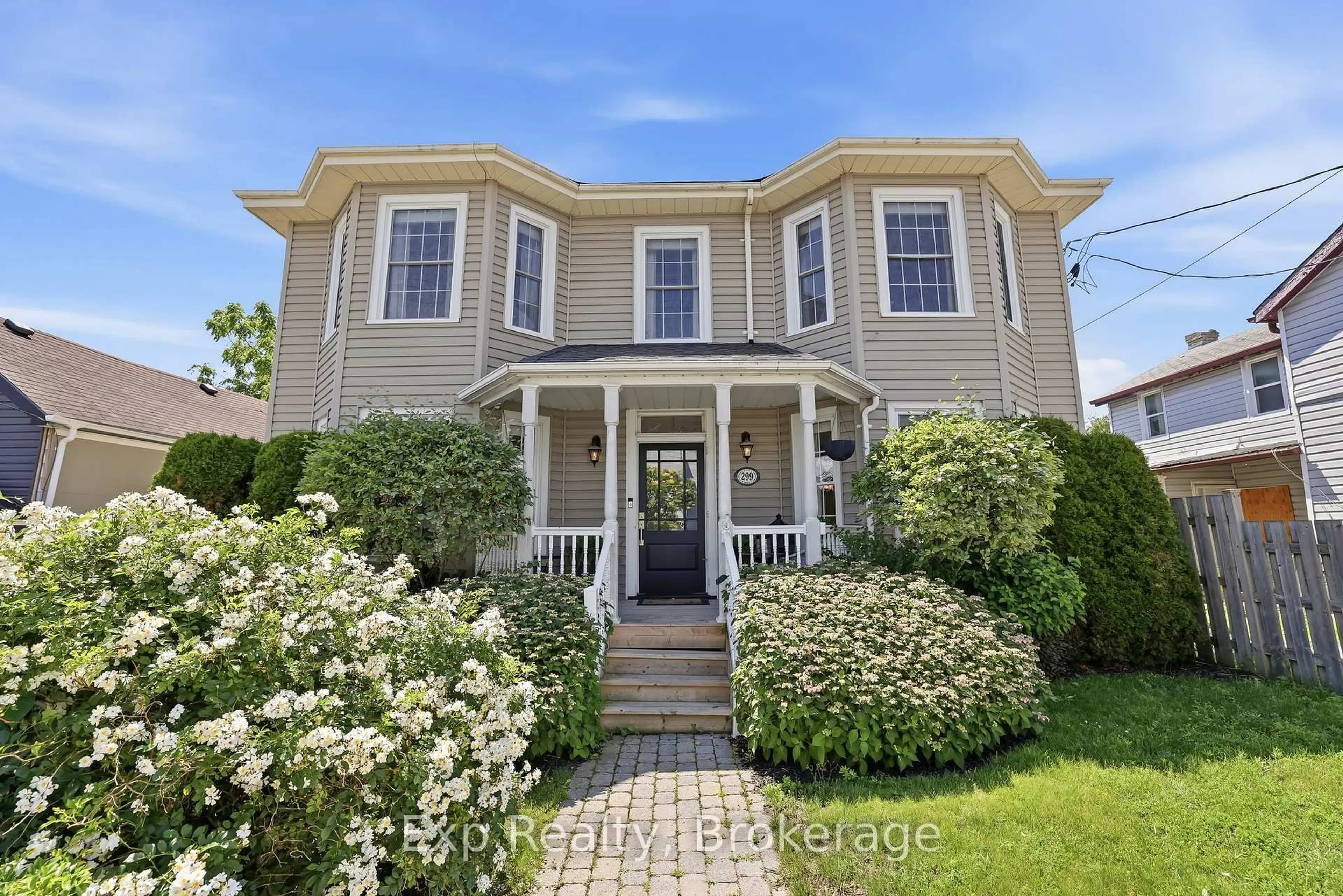 Home with vinyl exterior material, street for 299 Spring St, Cobourg Ontario K9A 3K3