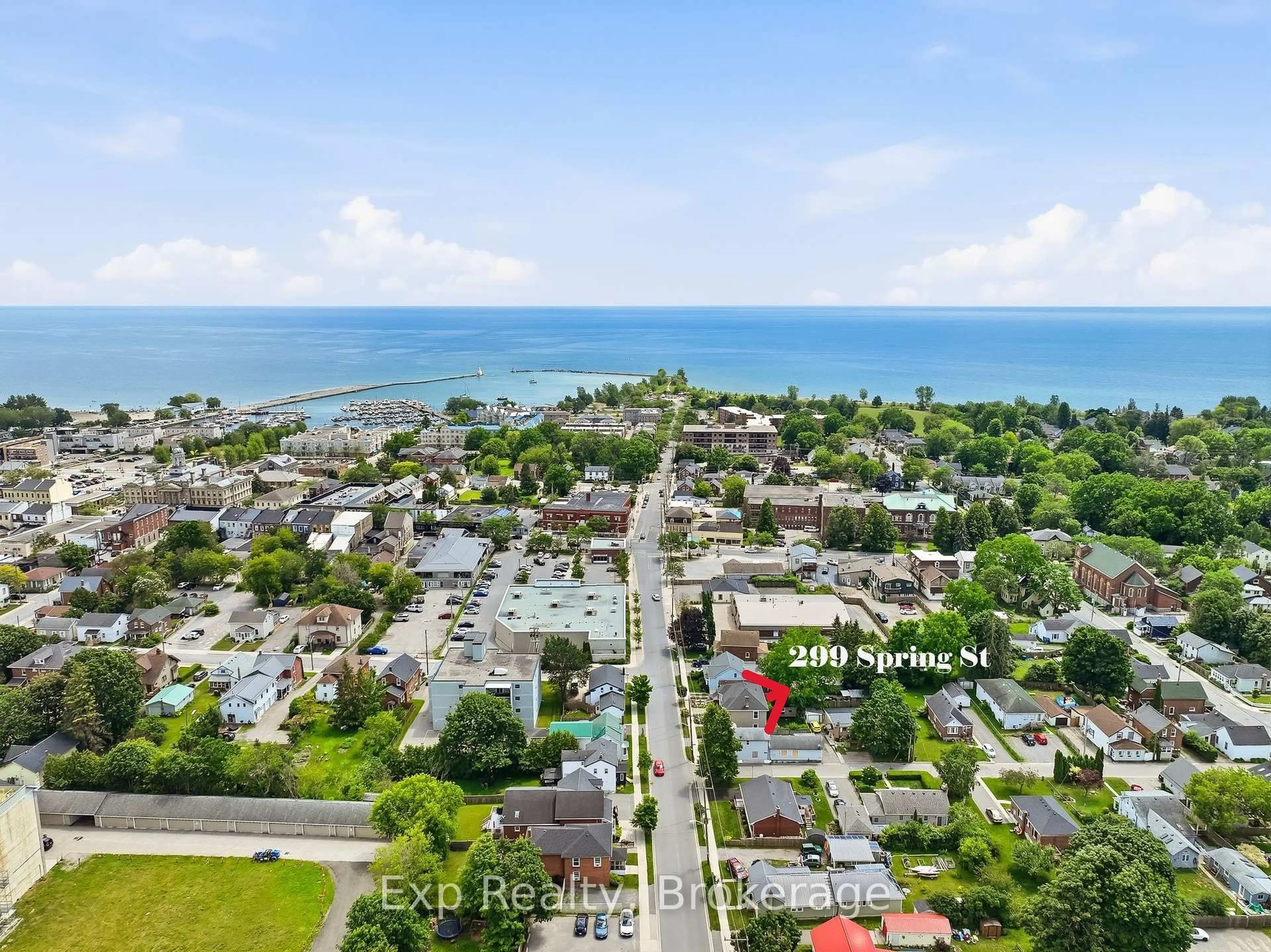 A pic from outside/outdoor area/front of a property/back of a property/a pic from drone, unknown for 299 Spring St, Cobourg Ontario K9A 3K3