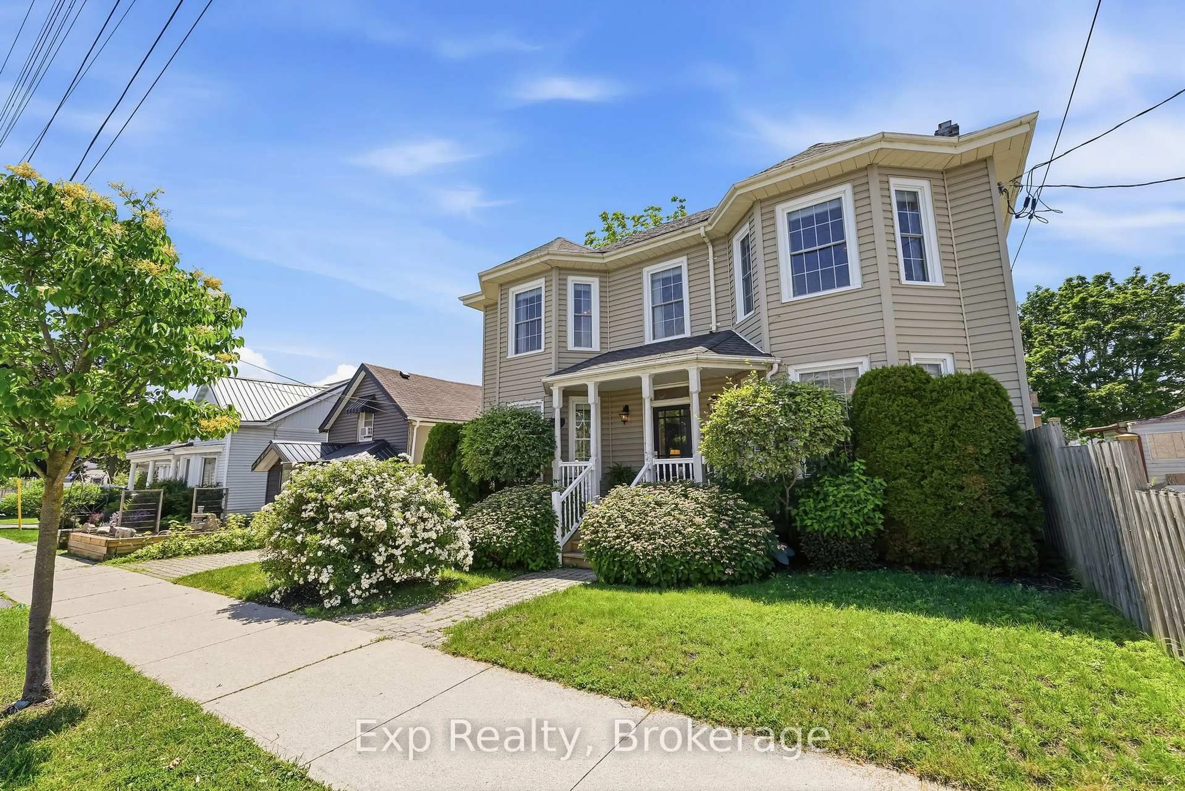 A pic from outside/outdoor area/front of a property/back of a property/a pic from drone, street for 299 Spring St, Cobourg Ontario K9A 3K3