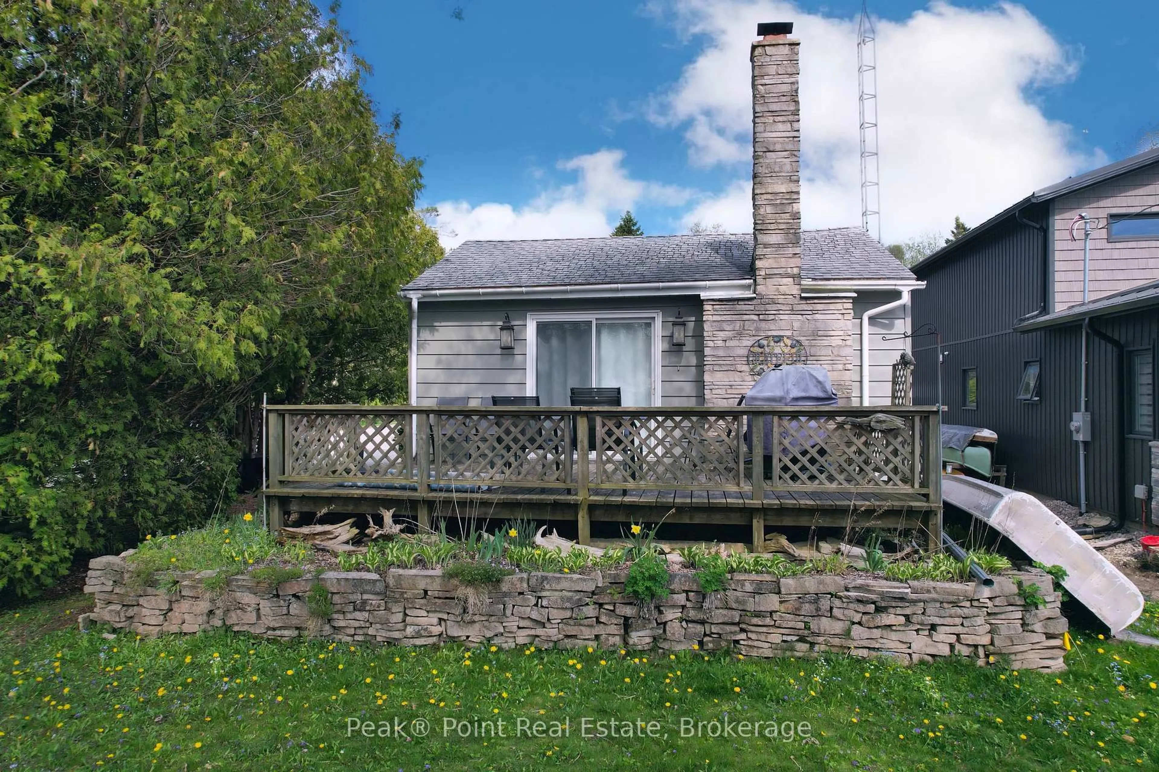A pic from outside/outdoor area/front of a property/back of a property/a pic from drone, unknown for 55 Marina Ave, South Bruce Peninsula Ontario N0H 2G0