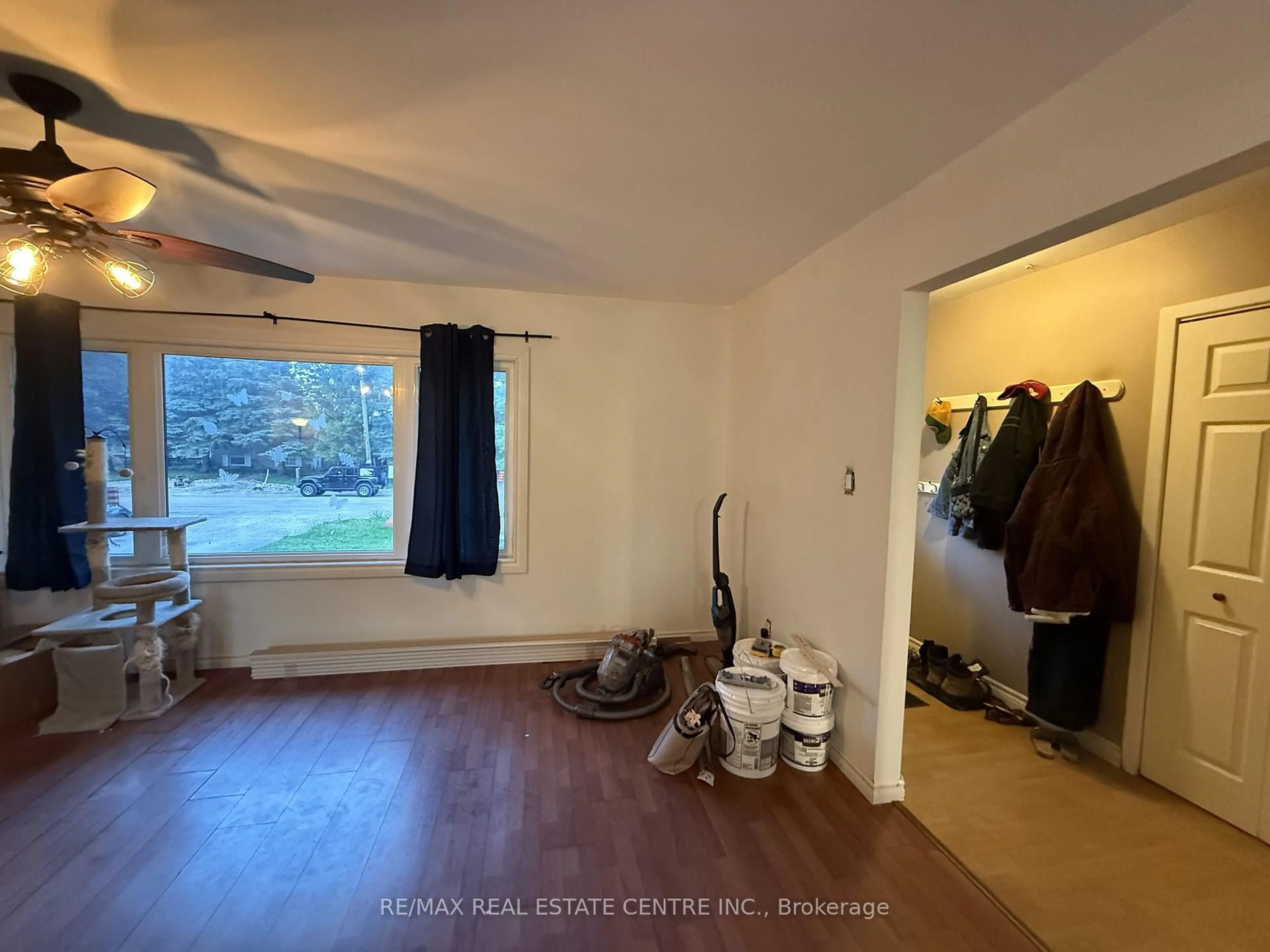 A pic of a room for 411 Main St, Southgate Ontario N0C 1B0