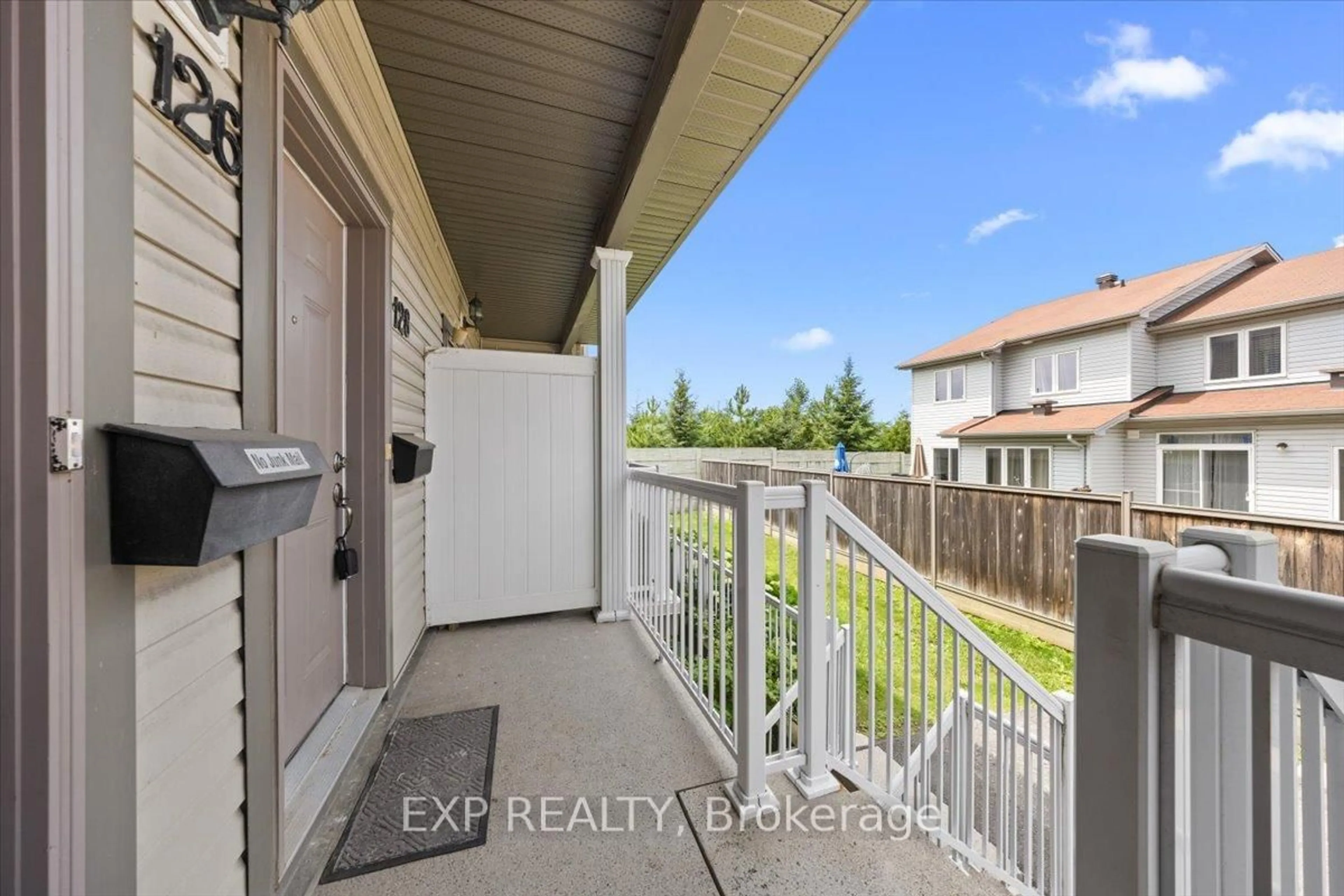 Unknown for 128 Sternes Private, Orleans Ontario K4A 0X8