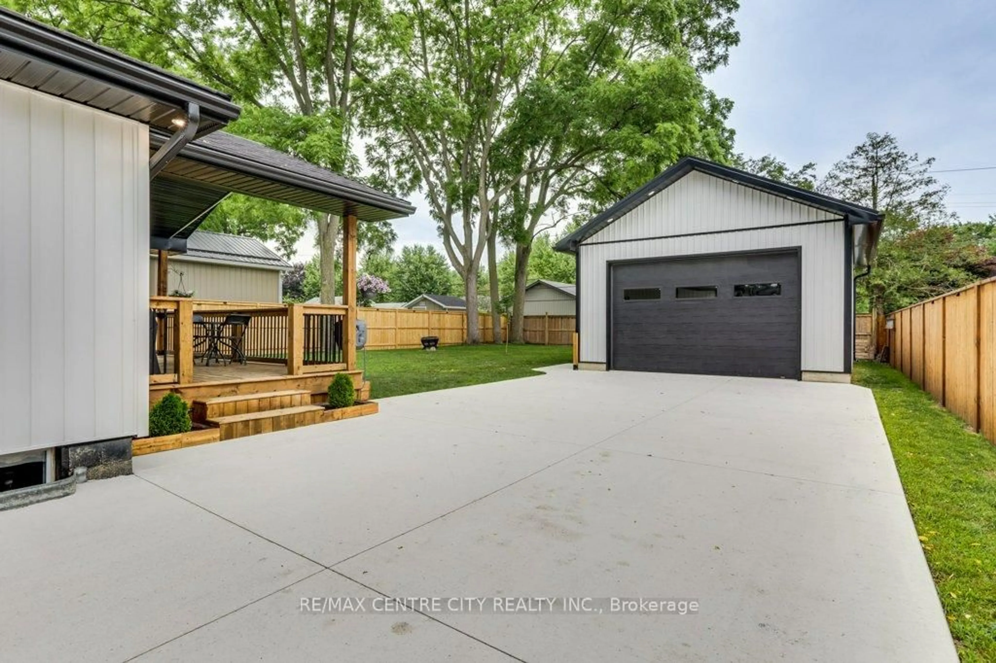 Patio, street for 73 FOURTH Ave, Aylmer Ontario N5H 2L2