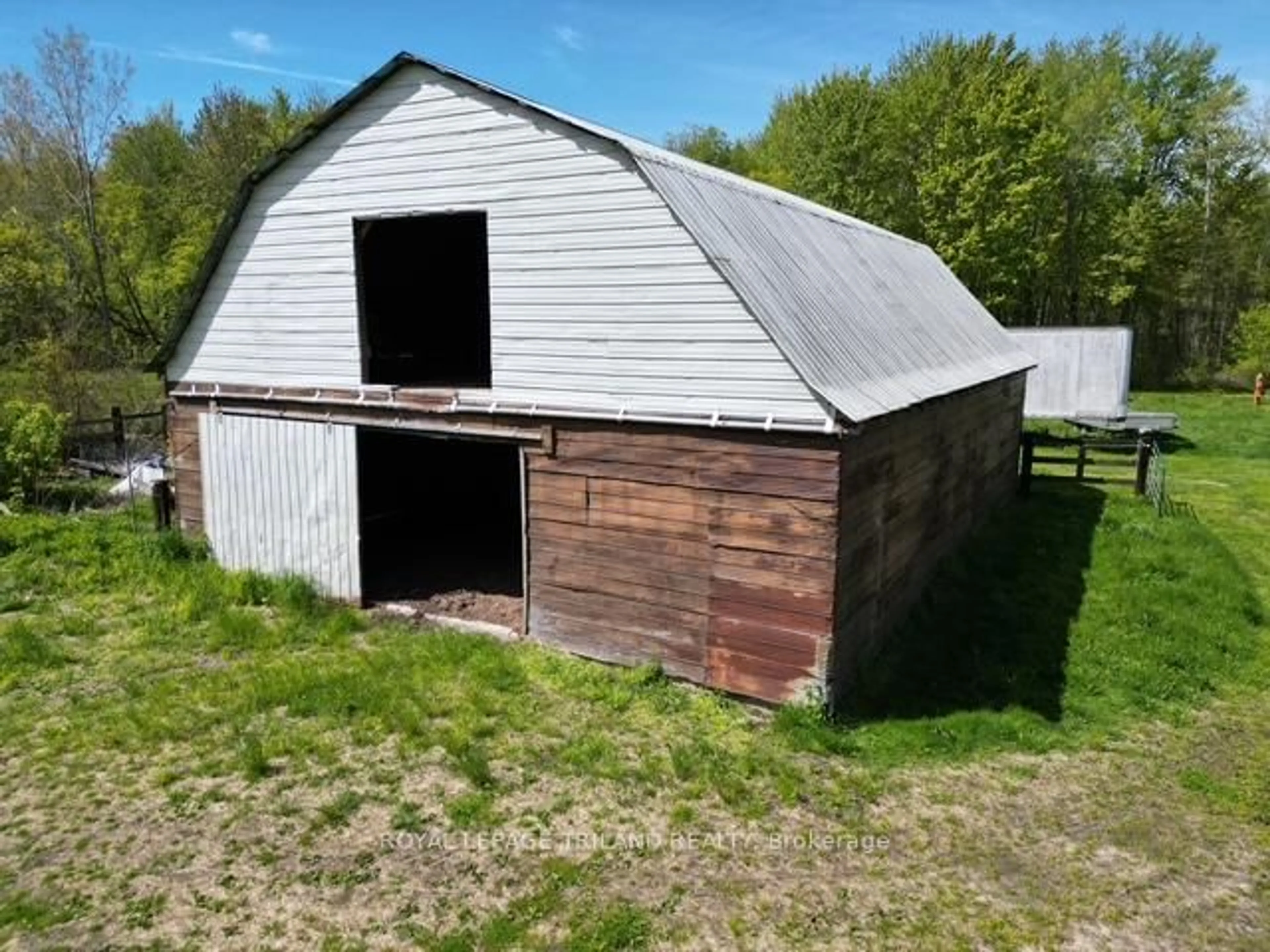 Shed for 24909 Queens Line, West Elgin Ontario N0L 2P0